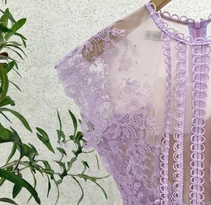 A-line sleeveless lace temperament embroidered court midi dress