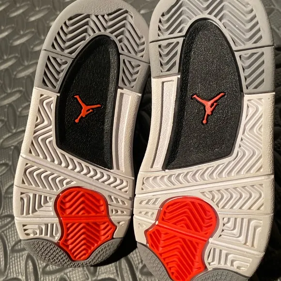 Air Jordan 4 Retro Infrared Grey size 8c toddler shoes