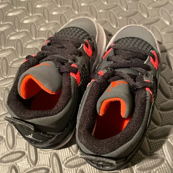 Air Jordan 4 Retro Infrared Grey size 8c toddler shoes