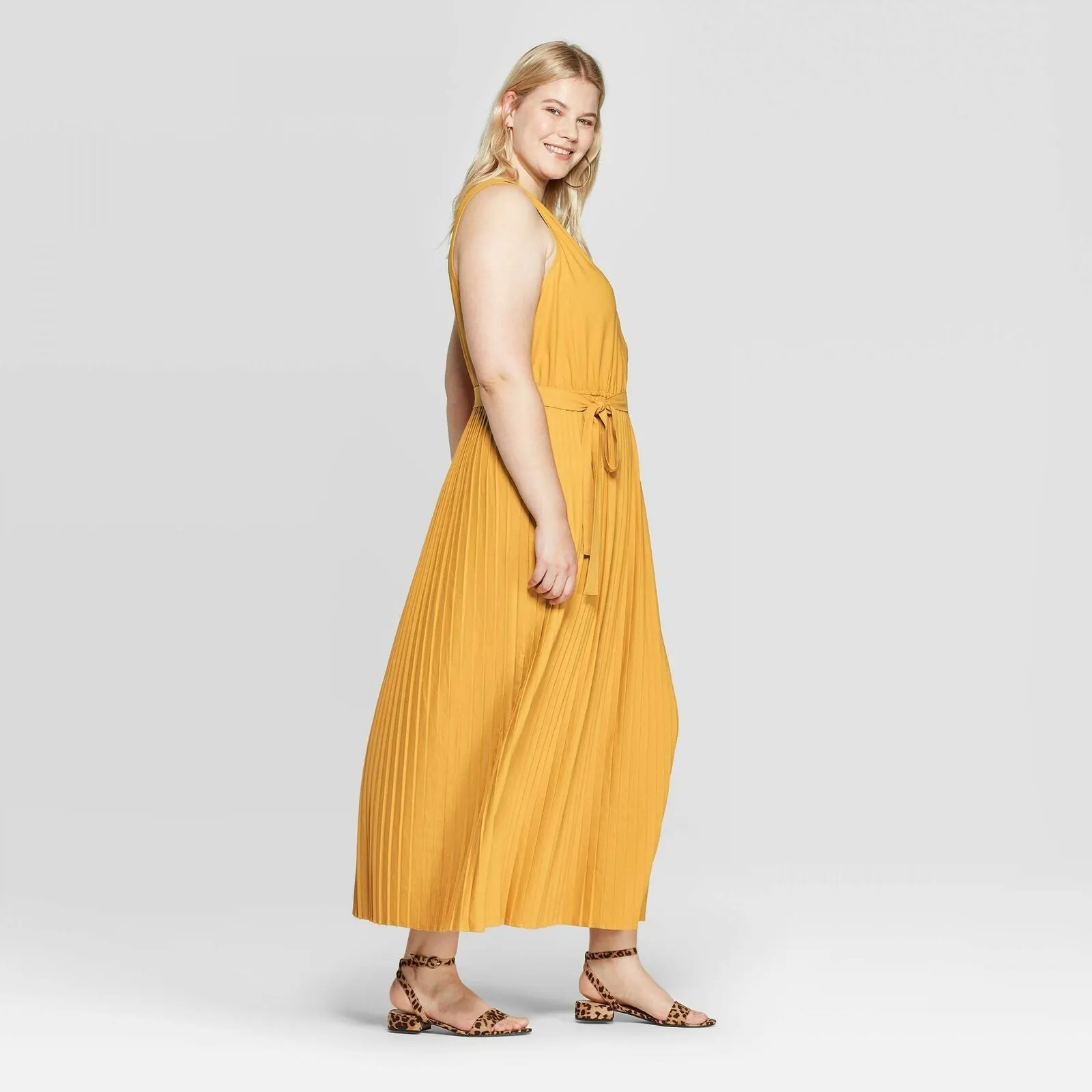 Ava & Viv Women's Plus Size Sleeveless V-Neck Pleated Maxi Dress