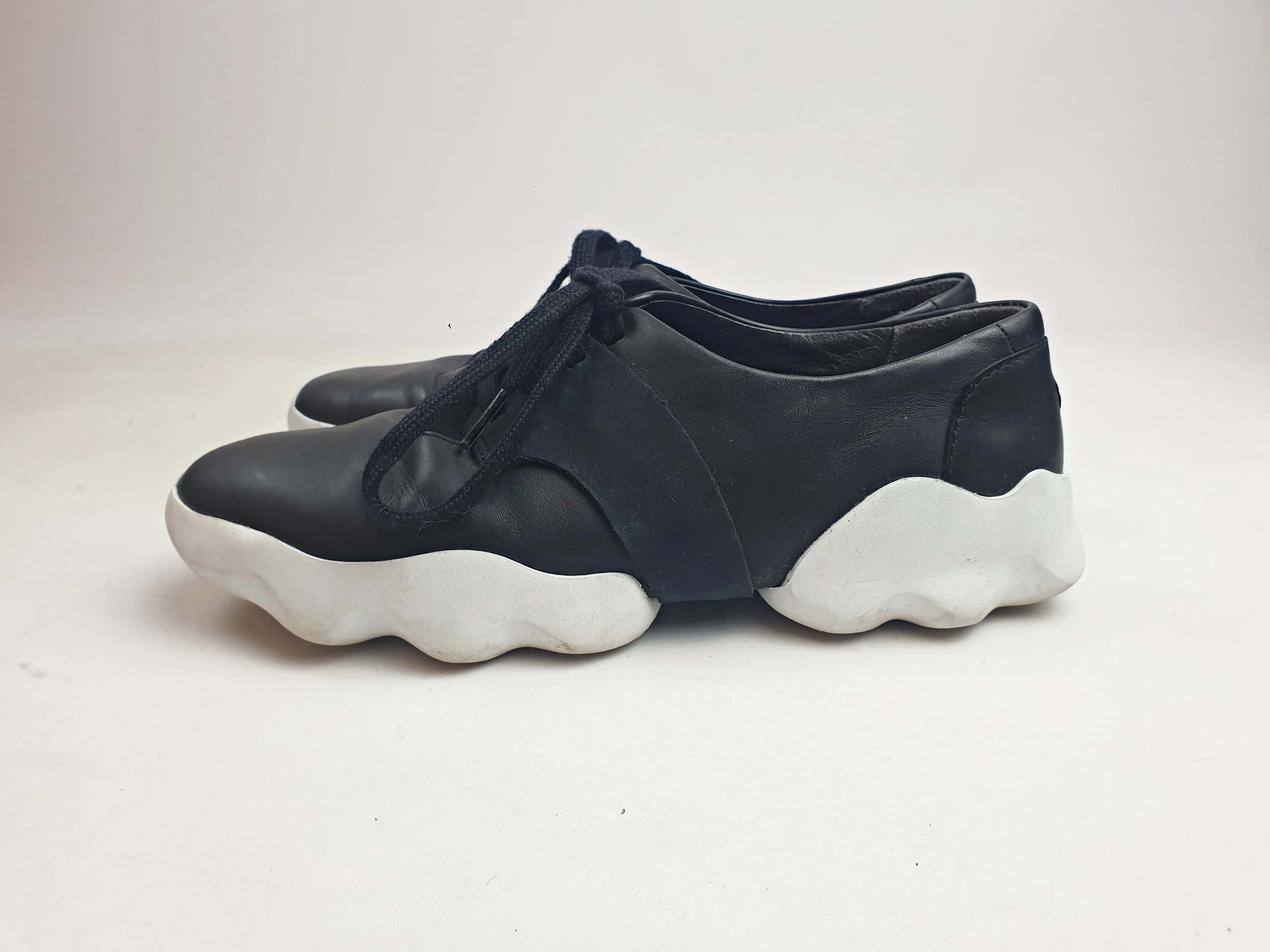 Camper black leather lace up shoes with white sole size 40