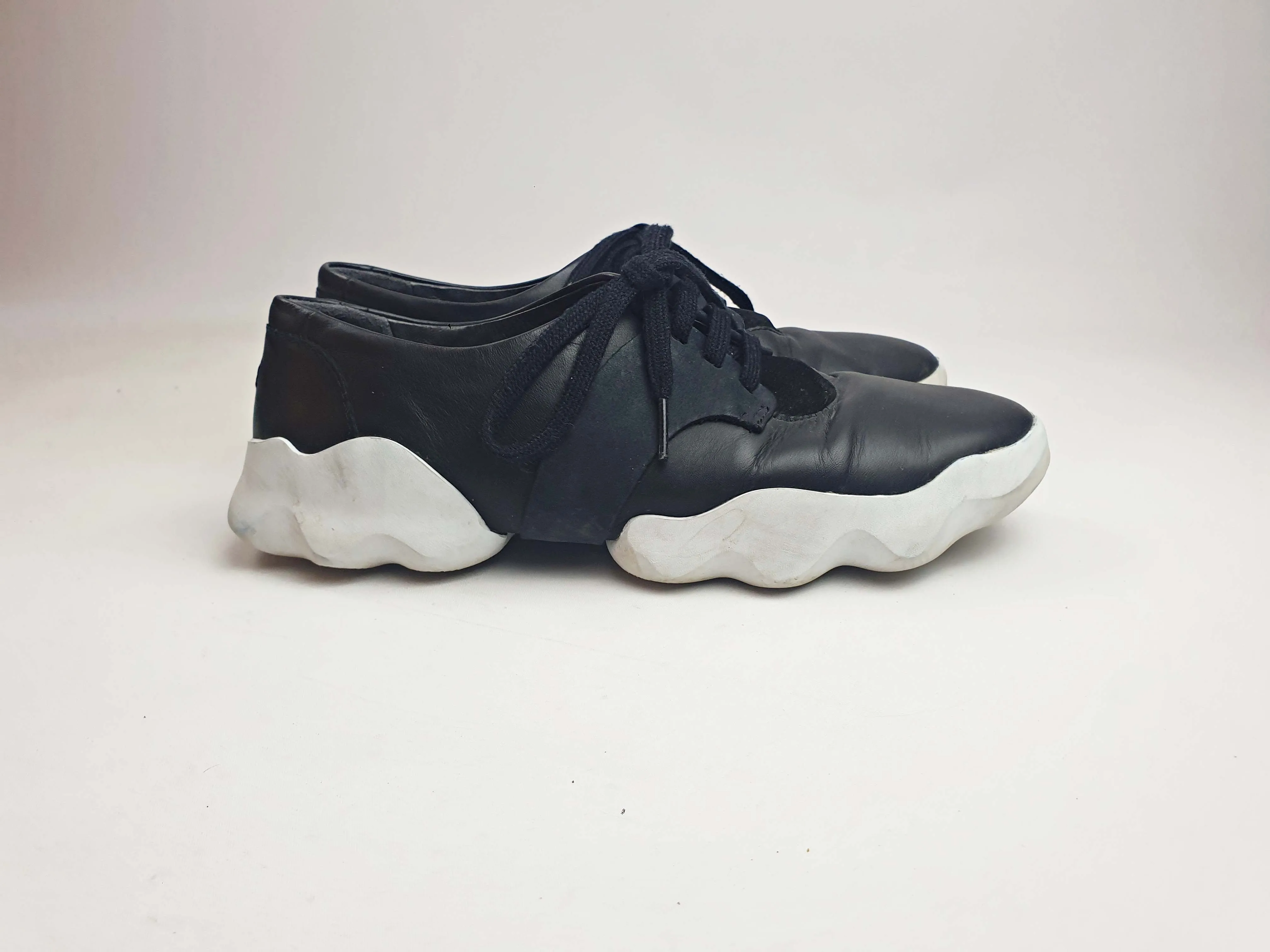 Camper black leather lace up shoes with white sole size 40