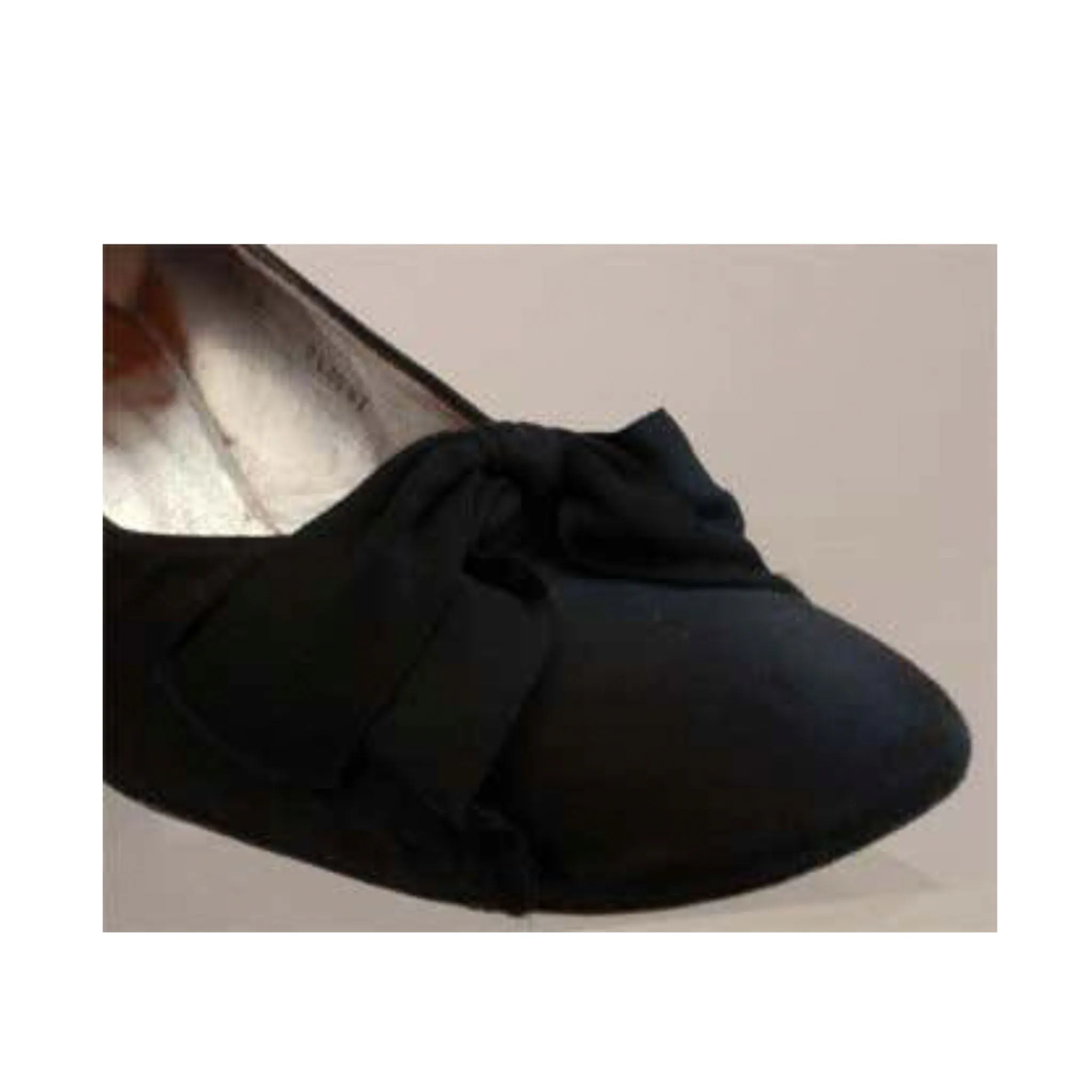 CHRISTIAN DIOR 1050s Souliers Black Satin Rhinestone Heels