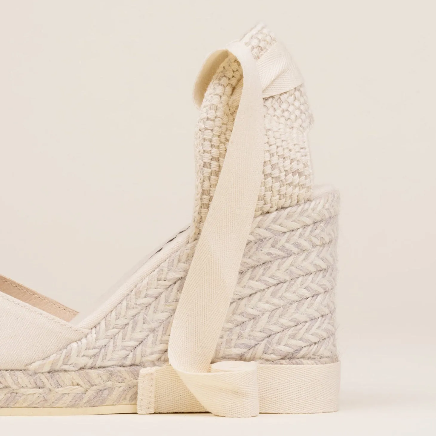 COLIN White Colour Block wedges