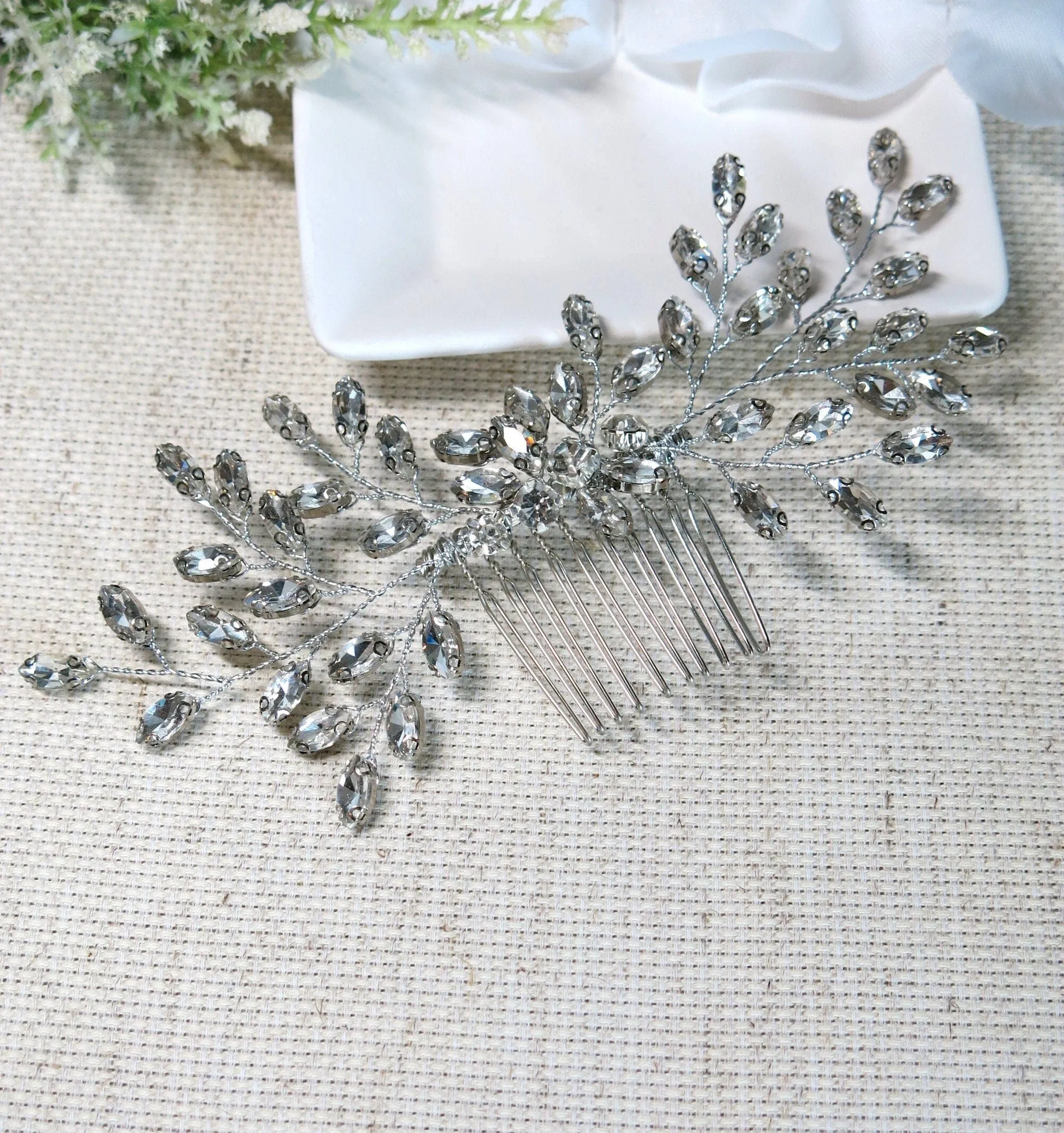 Crystal Bridal Hair Comb, Rhinestone Flower Crystal Hairpiece, Wedding Rhinestone Gem Decorative Hair Comb