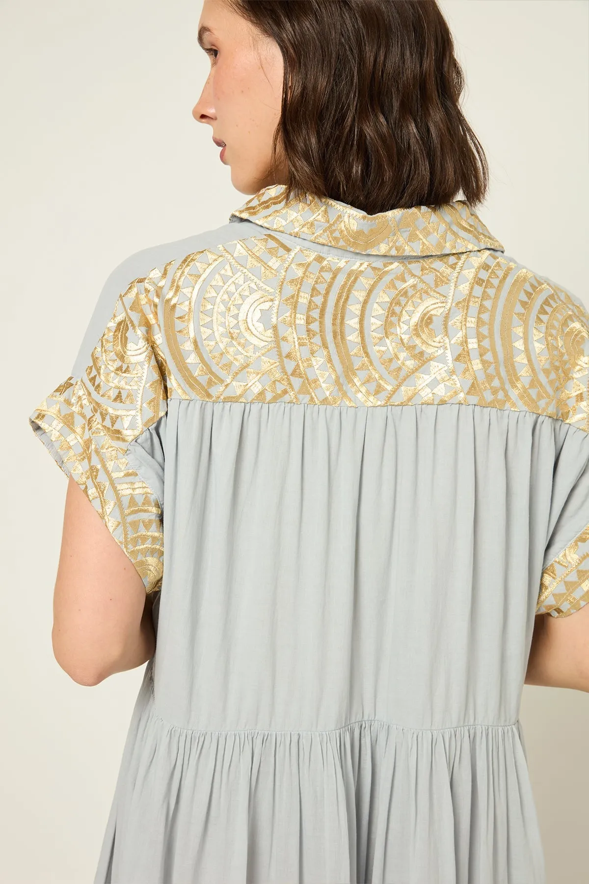DRESS NEW ALL OVER SHORT COLLAR - LIGHT GREY/GOLD