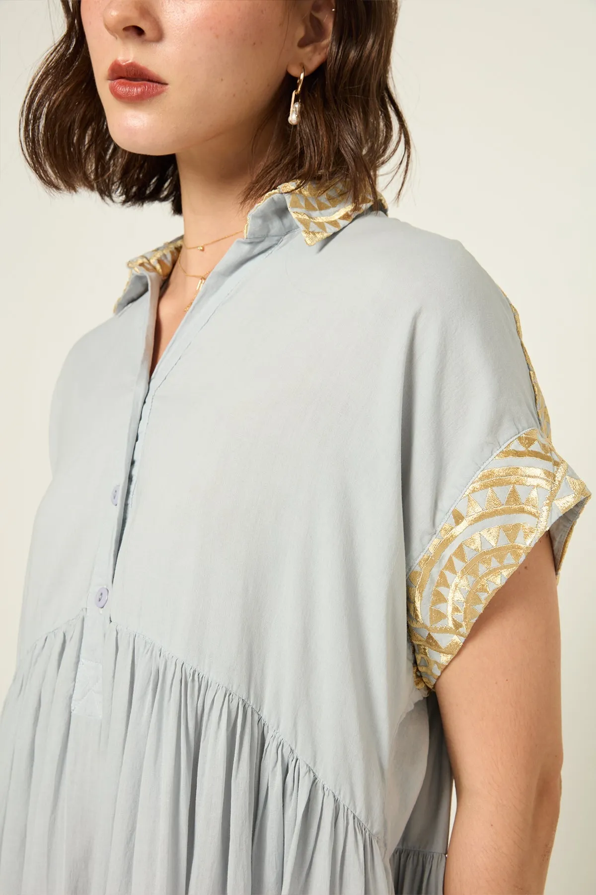 DRESS NEW ALL OVER SHORT COLLAR - LIGHT GREY/GOLD