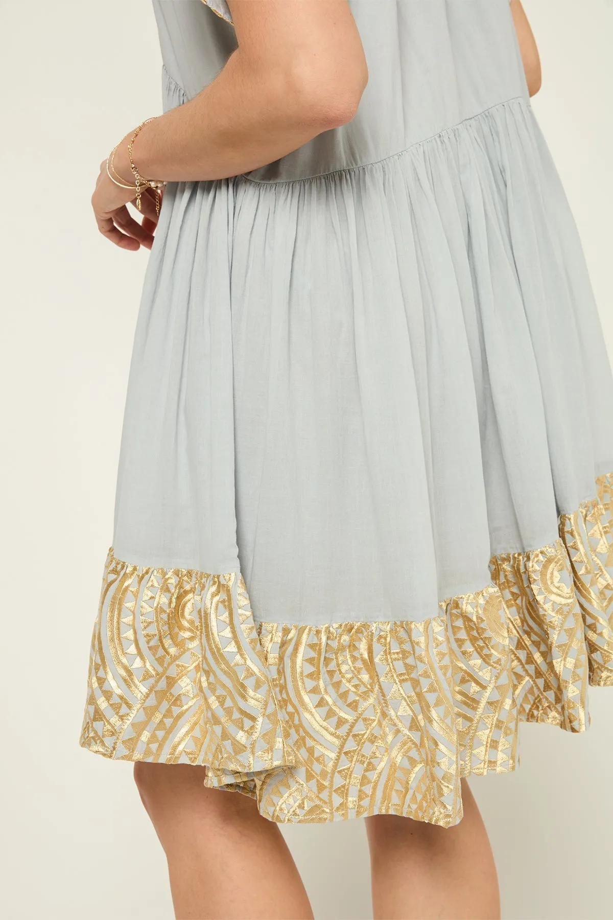 DRESS NEW ALL OVER SHORT COLLAR - LIGHT GREY/GOLD