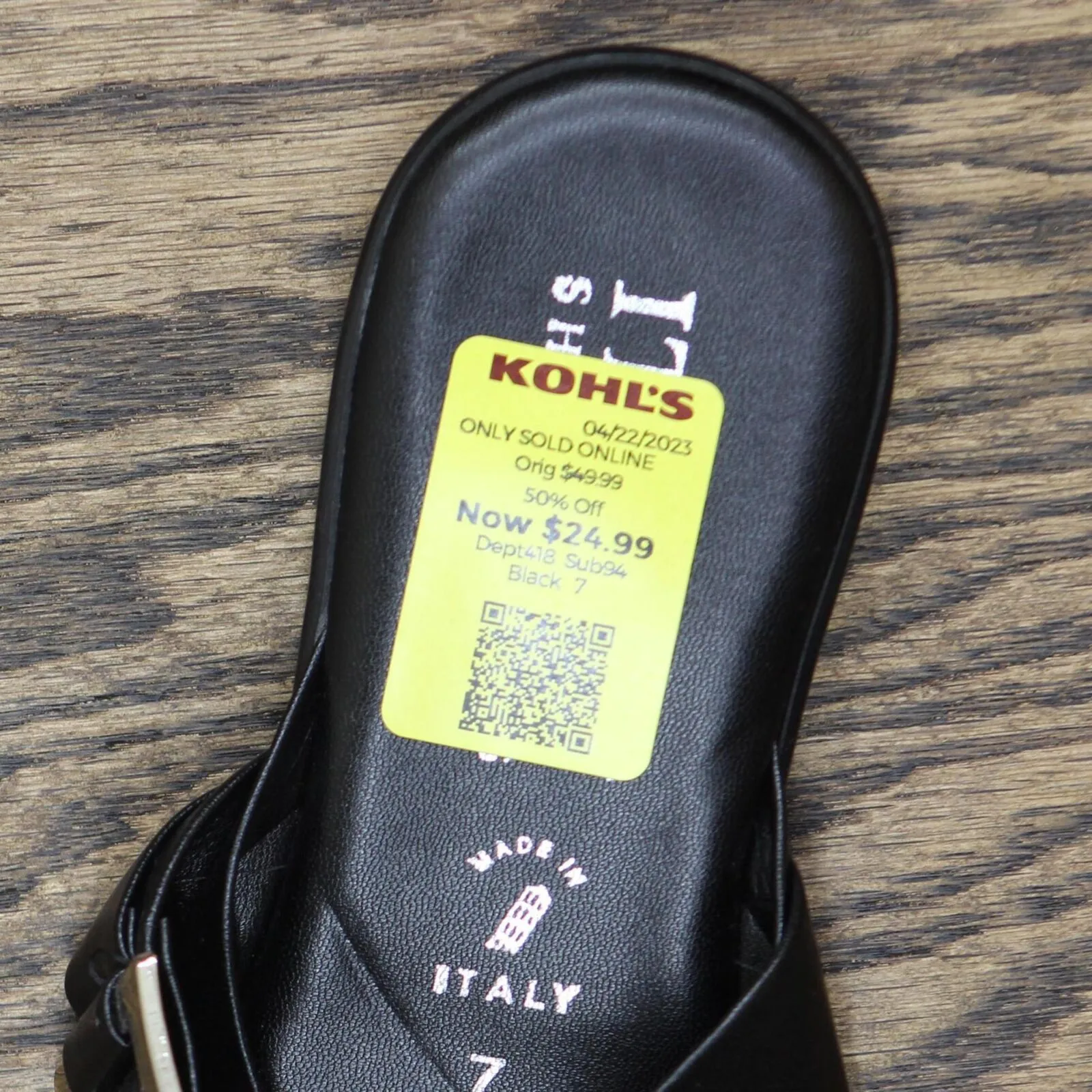 Italian Shoemakers Corinne Womens Flat Sandal with Buckle Thong Black 7M