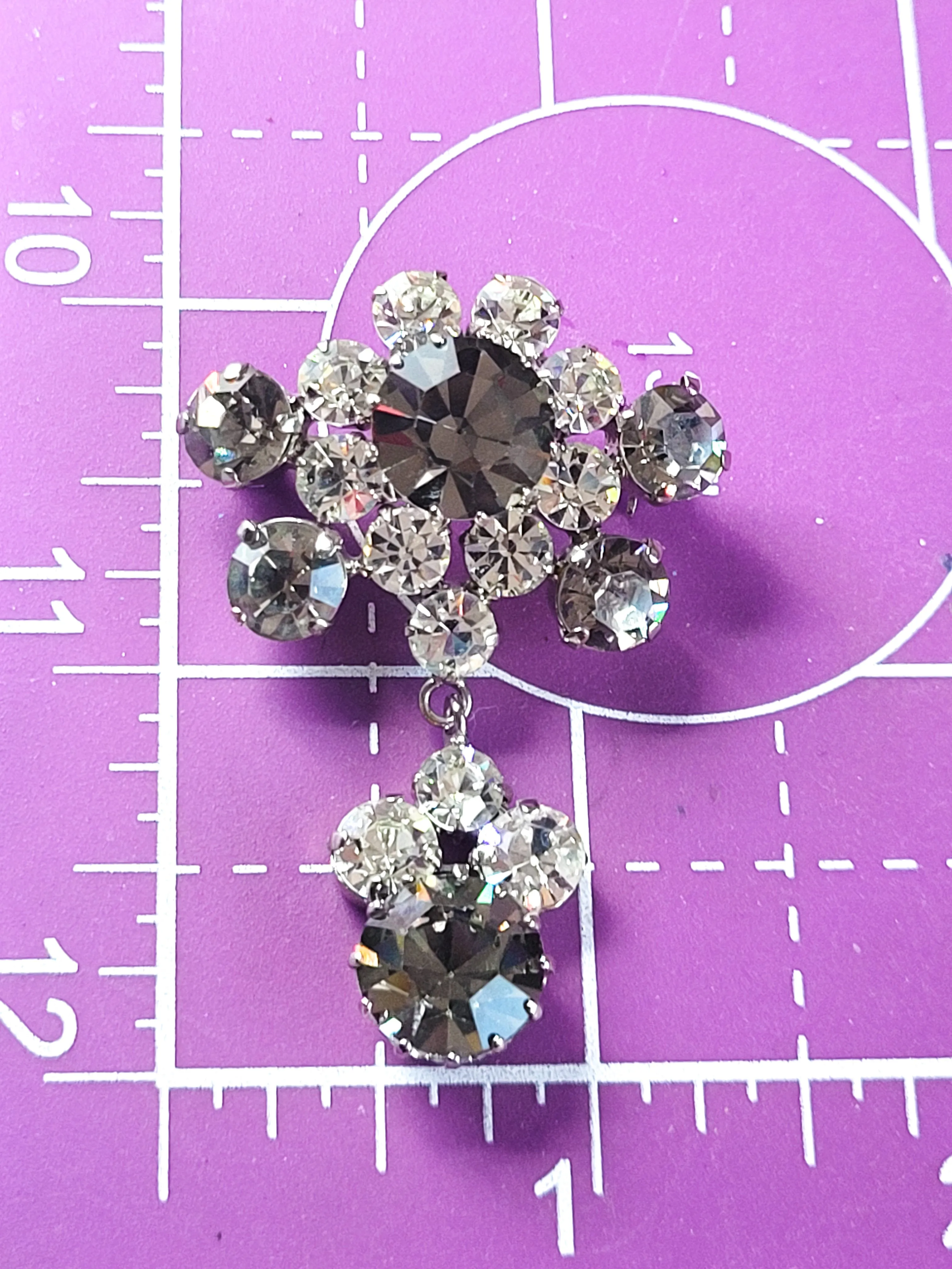 Large dimensional articulated Smokey gray dazzling vintage flower brooch