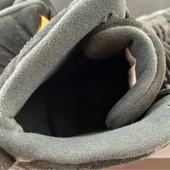 Nike Air Jordan 12 Retro Black Suede Size 12 Mens