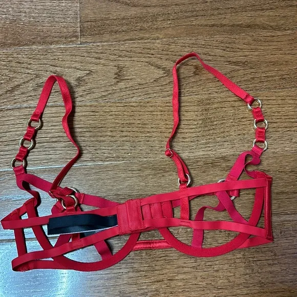 NWOT Victoria’s secret Very Sexy red unlined balconette cage bra gold rings - M