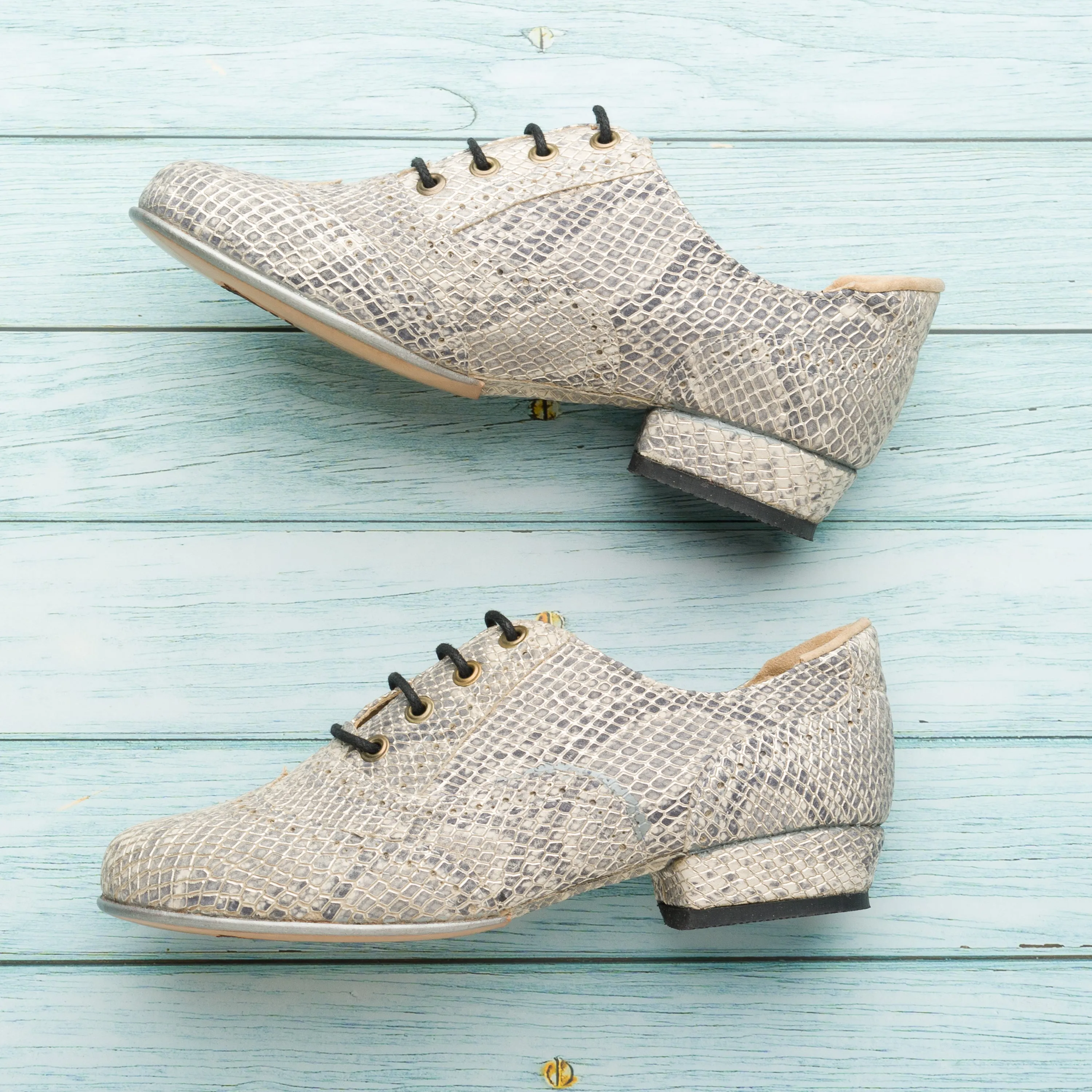 Oxford Curvy / Grau