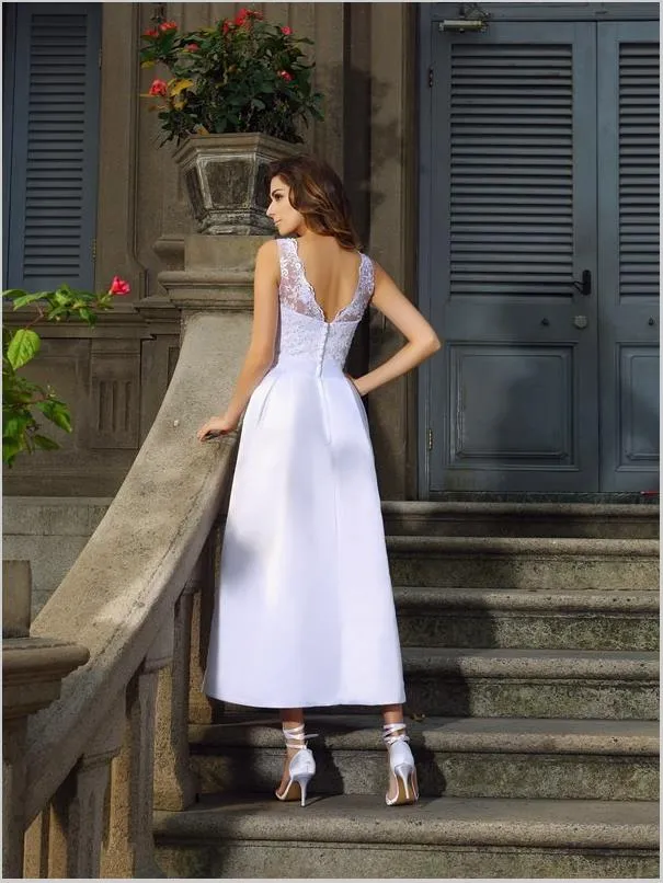 Princess Satin Bateau Sleeveless Applique Wedding Dresses Ball Gown With Beading