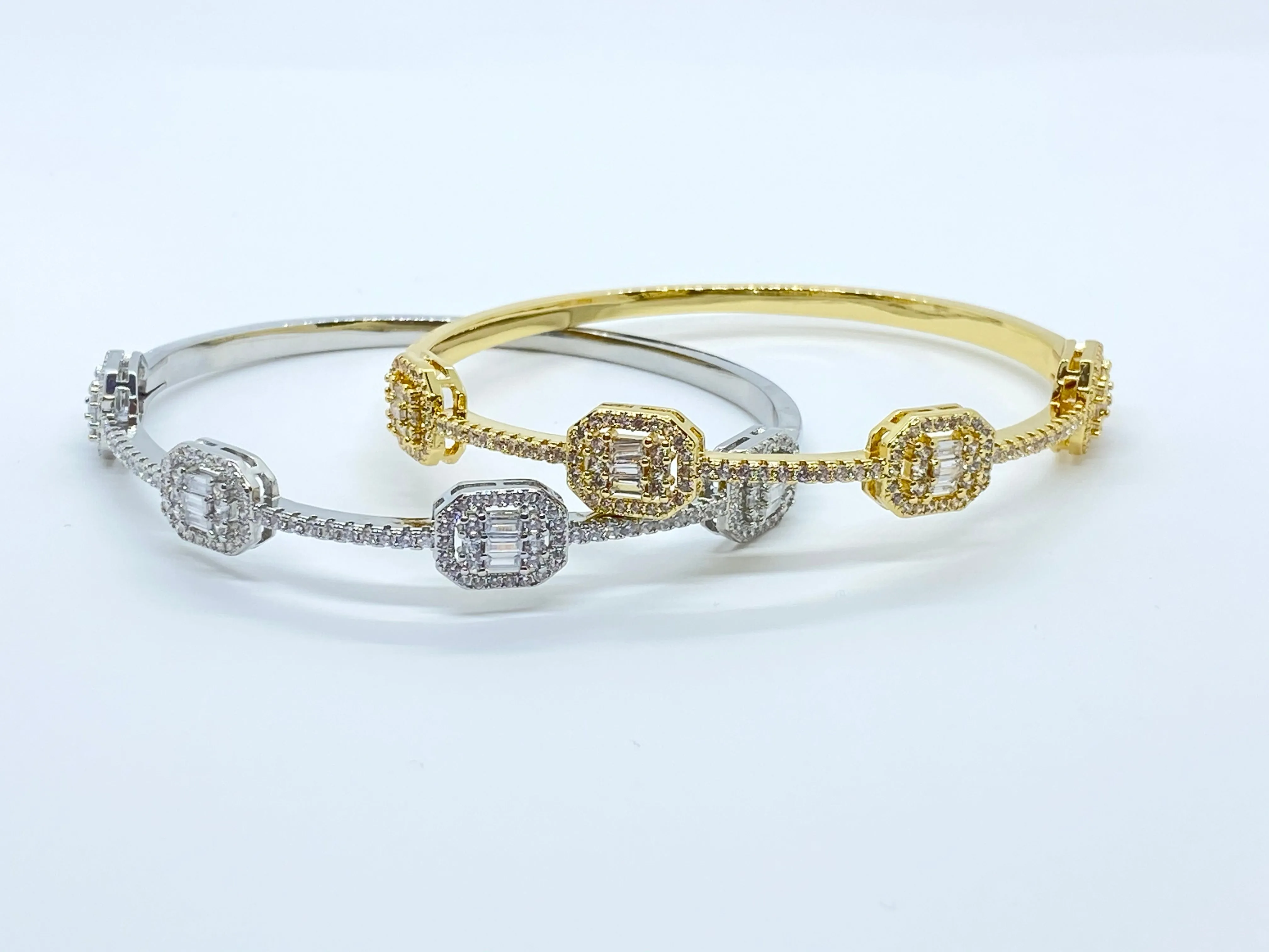 "High Class" Bangle Bracelet