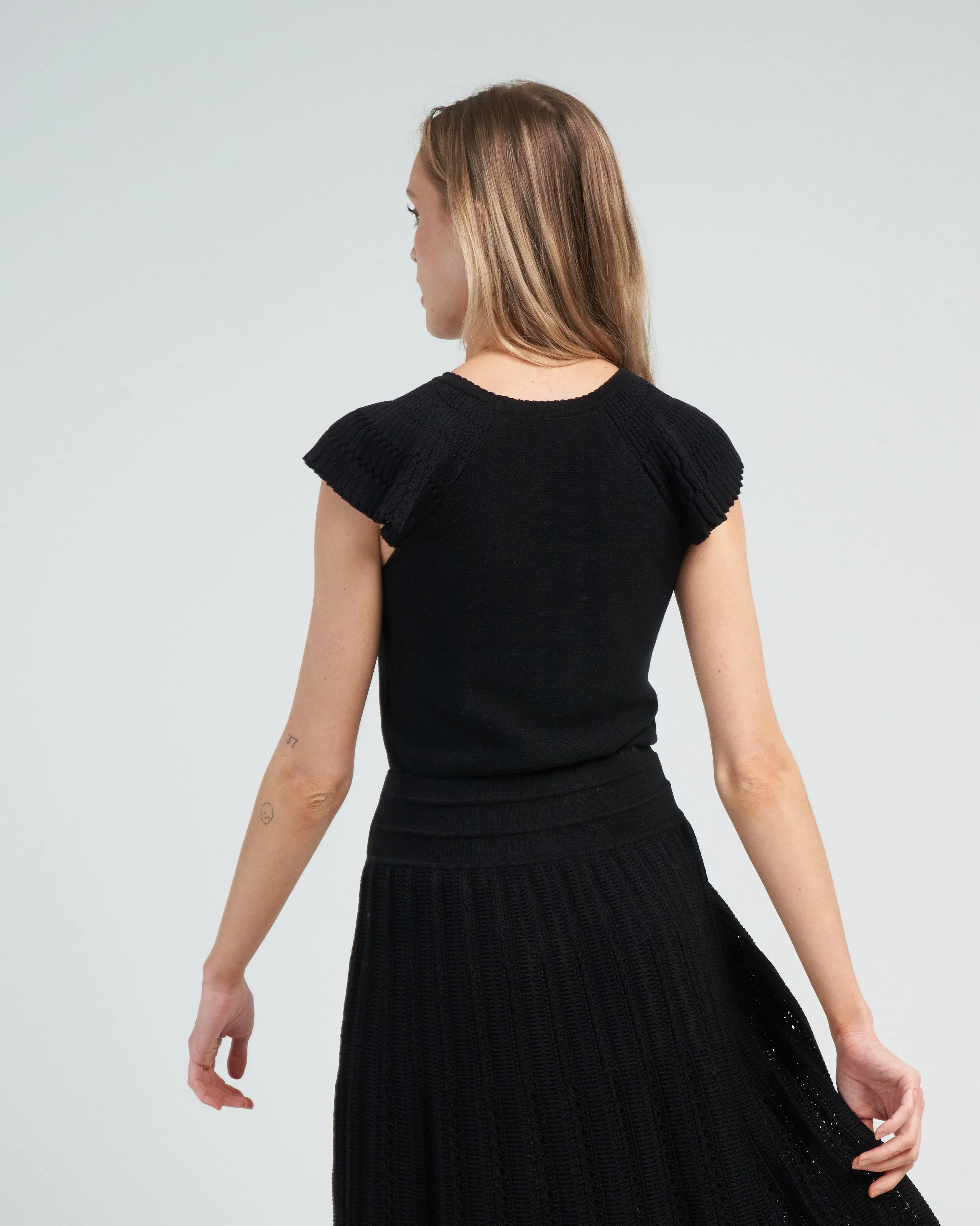 ruffled raglan - deep black