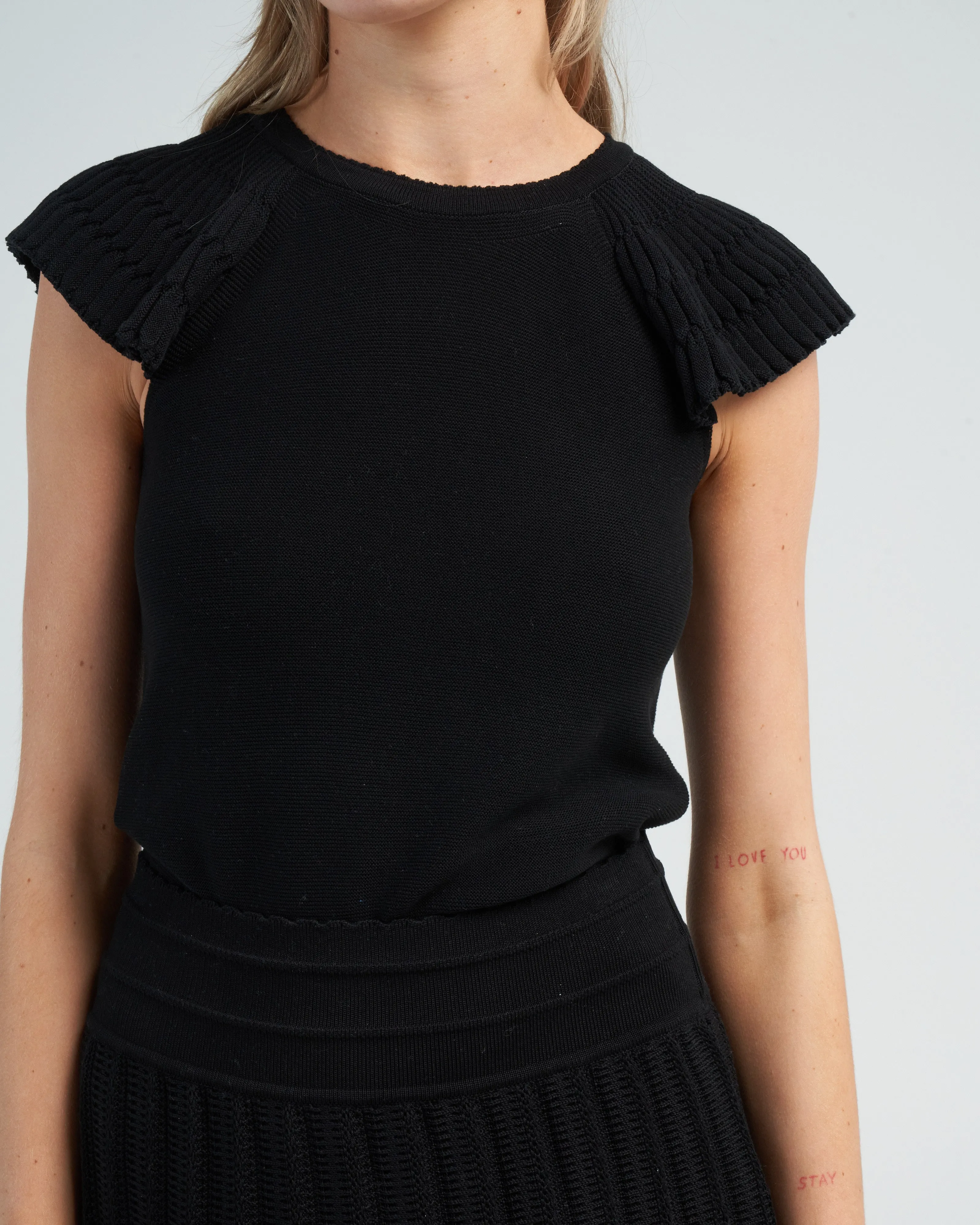 ruffled raglan - deep black