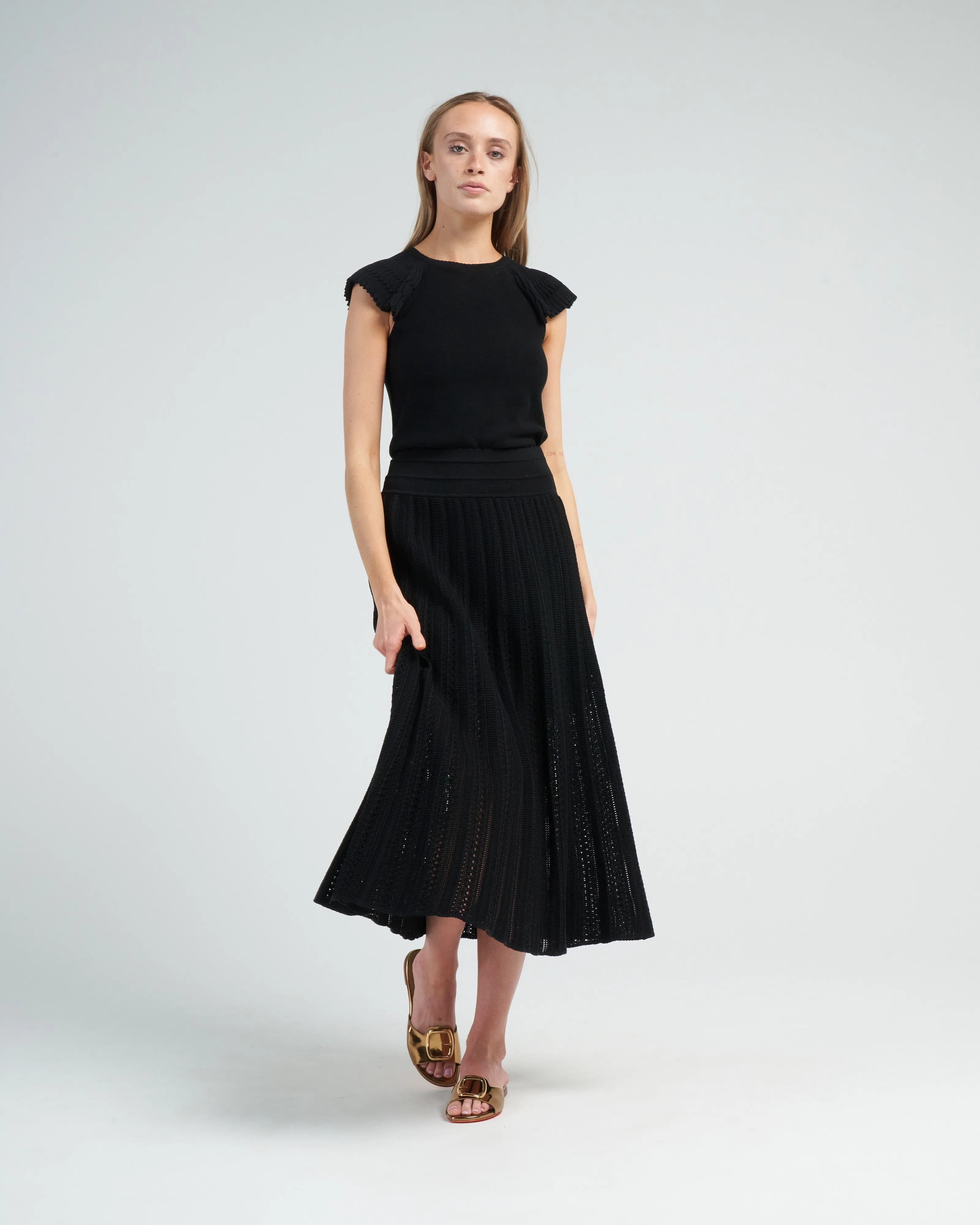 ruffled raglan - deep black