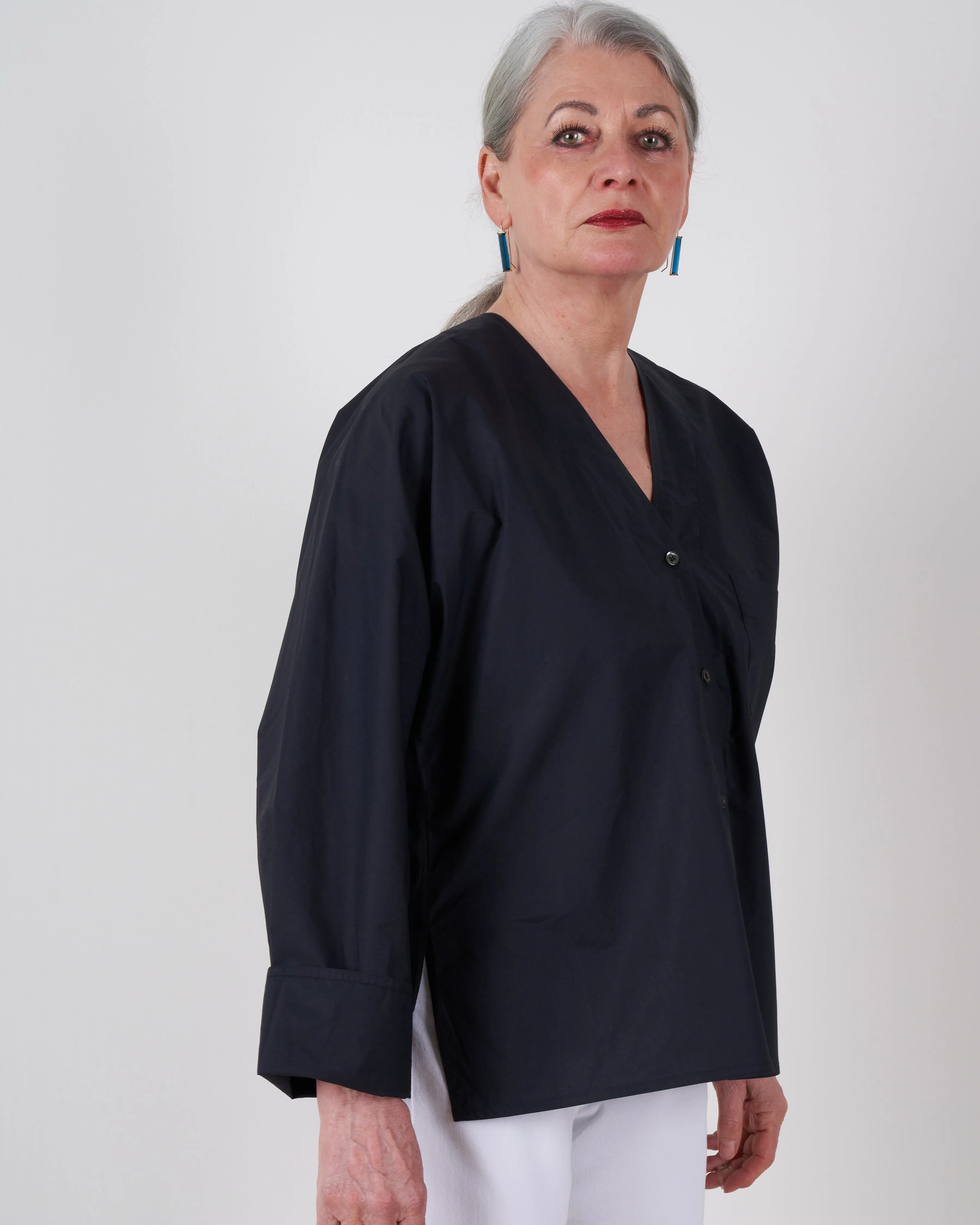 shirt with chest pocket - black