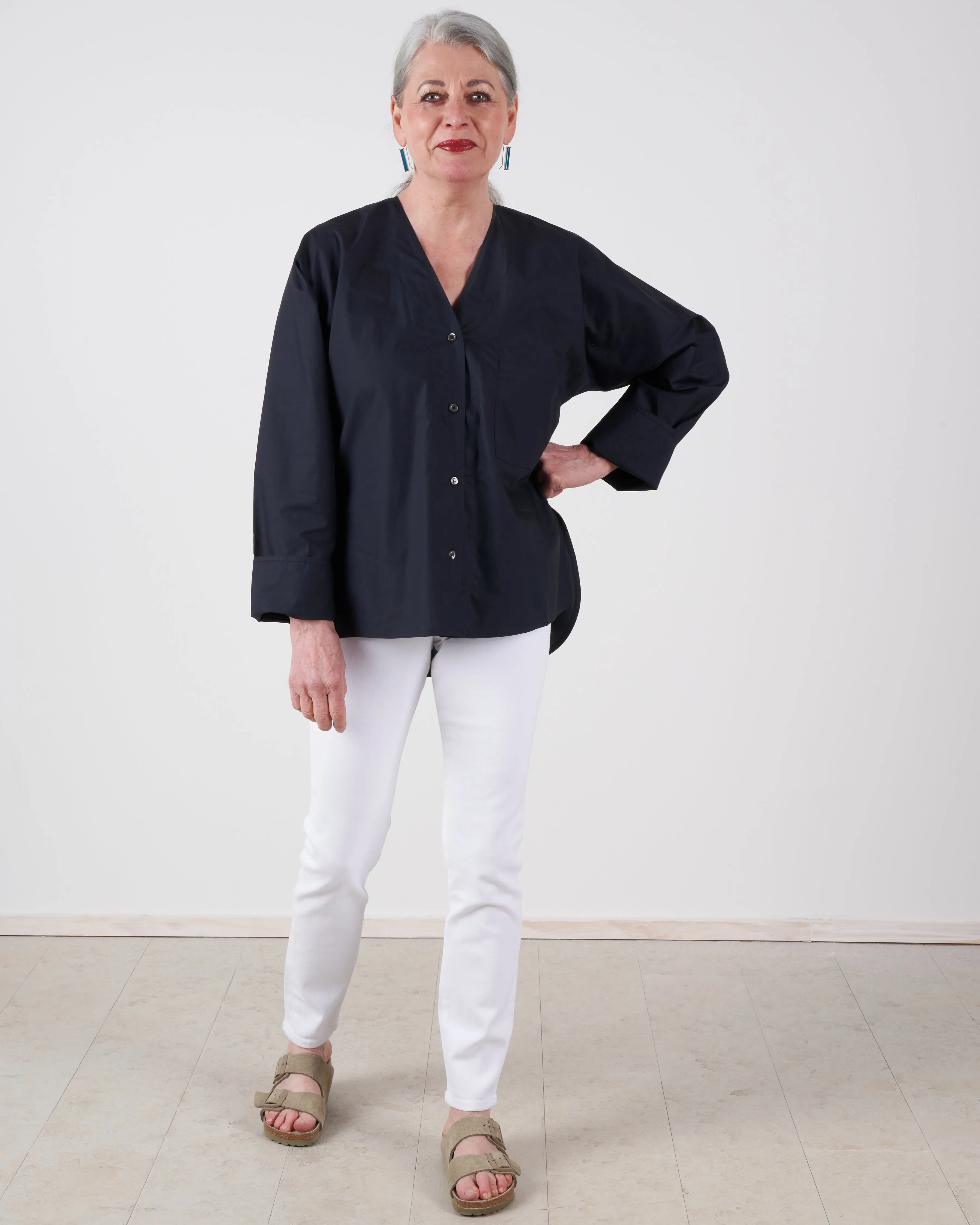 shirt with chest pocket - black