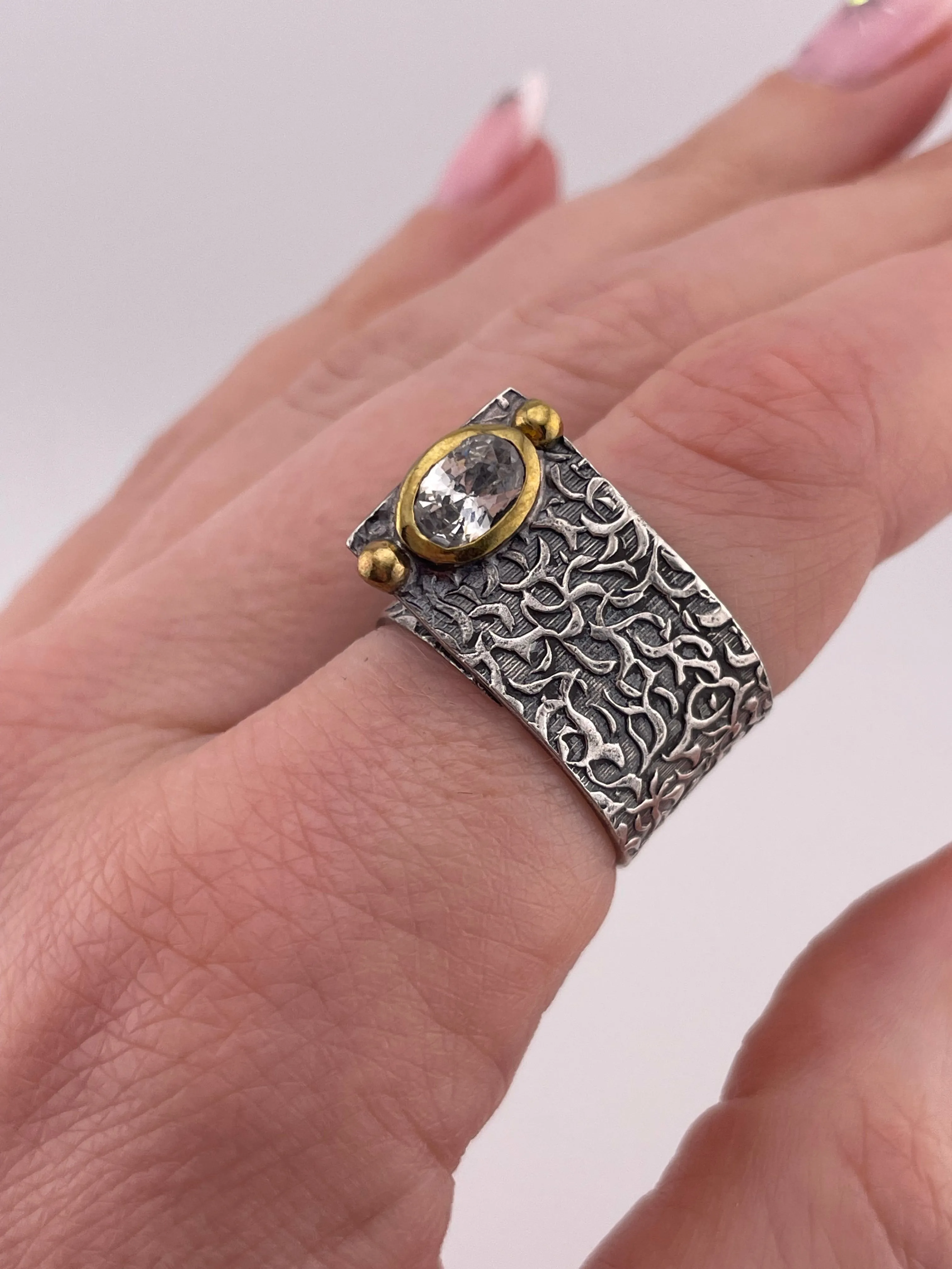 size 7.25 sterling silver & brass textured rhinestone high profile ring