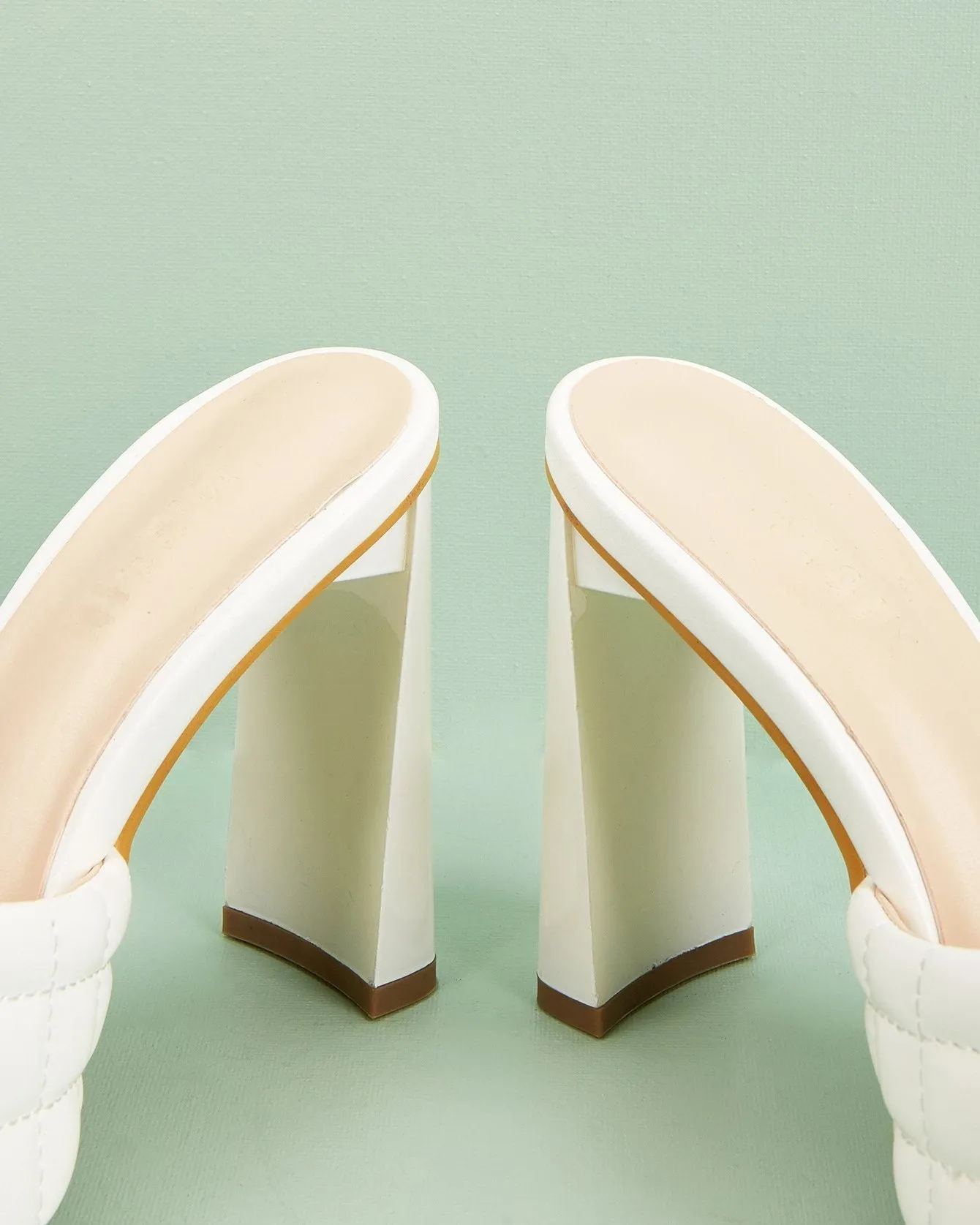 Square Toe Rhomboid Dermatoglyphic Sandals - White