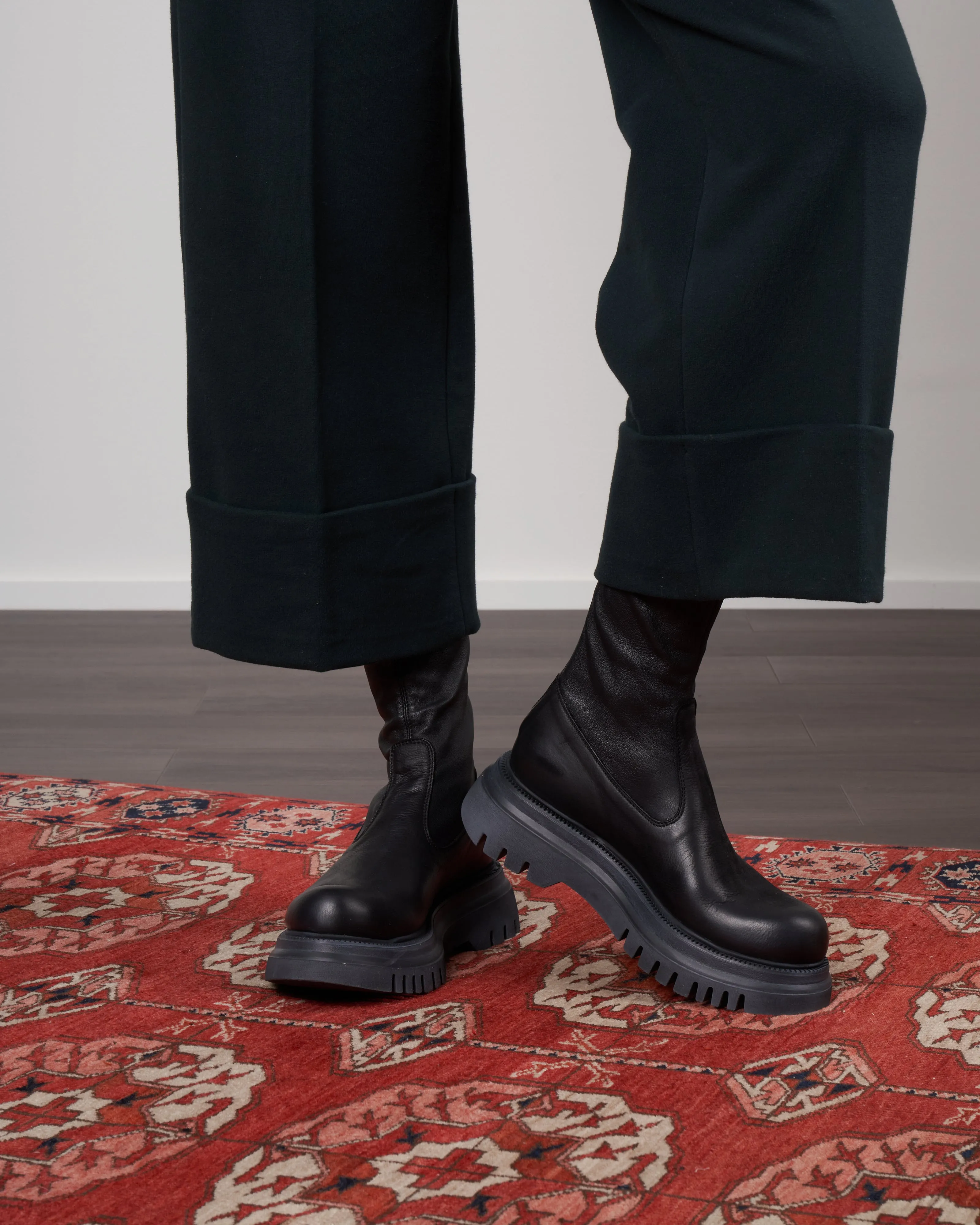 stretch leather  - lug sole short boot