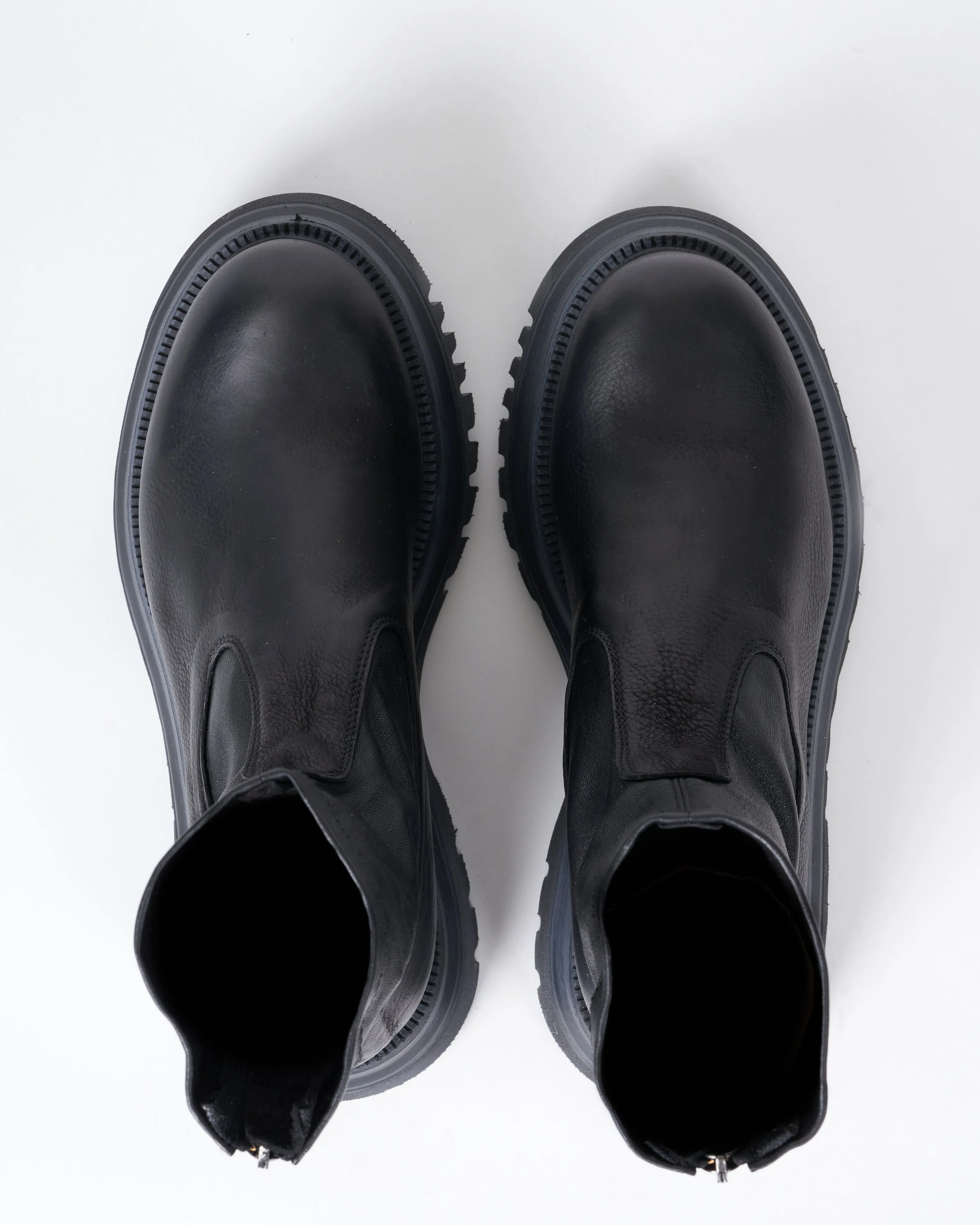 stretch leather  - lug sole short boot