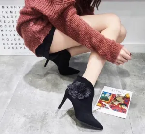 The new 9cm pointy bride shoes for autumn 2019 are fashionable sexy goddess temperament side zipper ankle boots for women