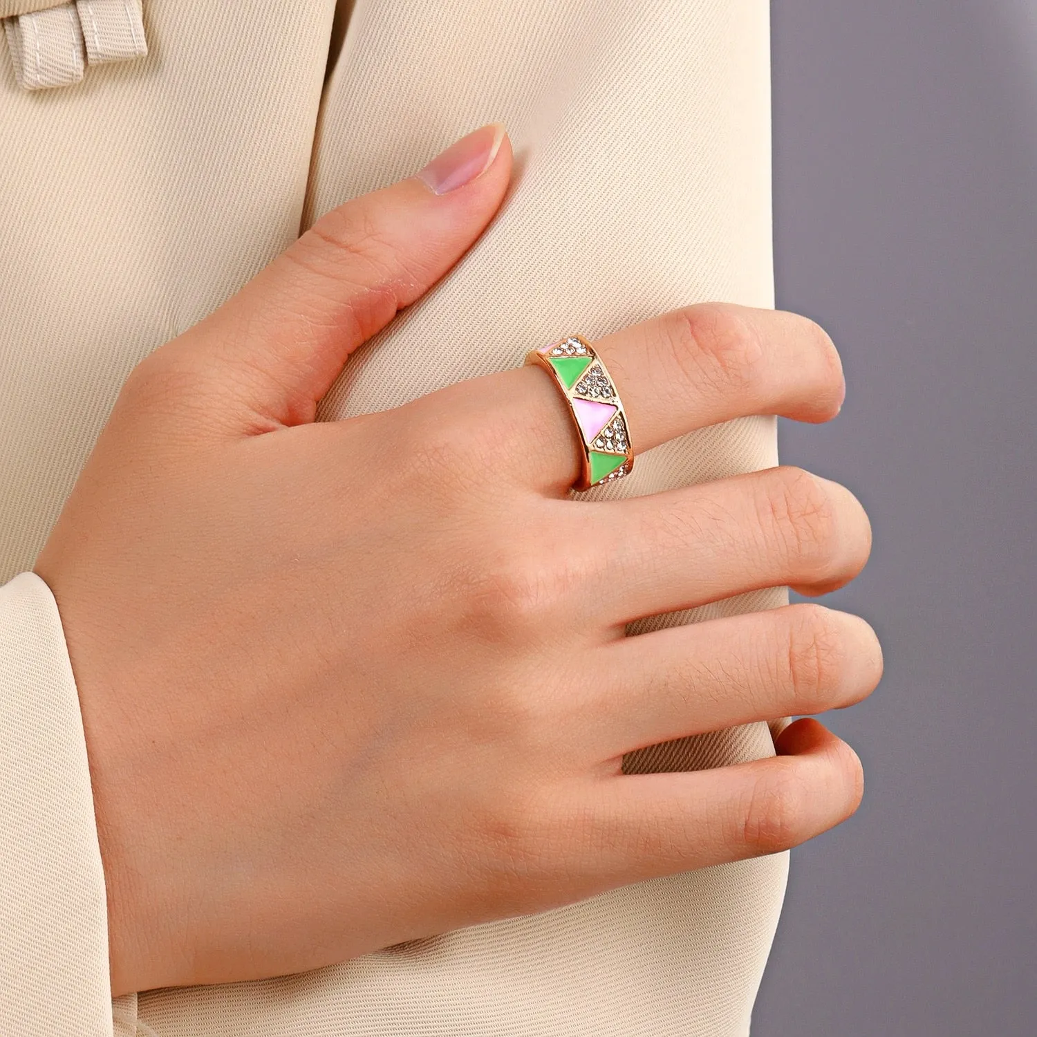 The "GeomAKAtric 💕💚" Ring