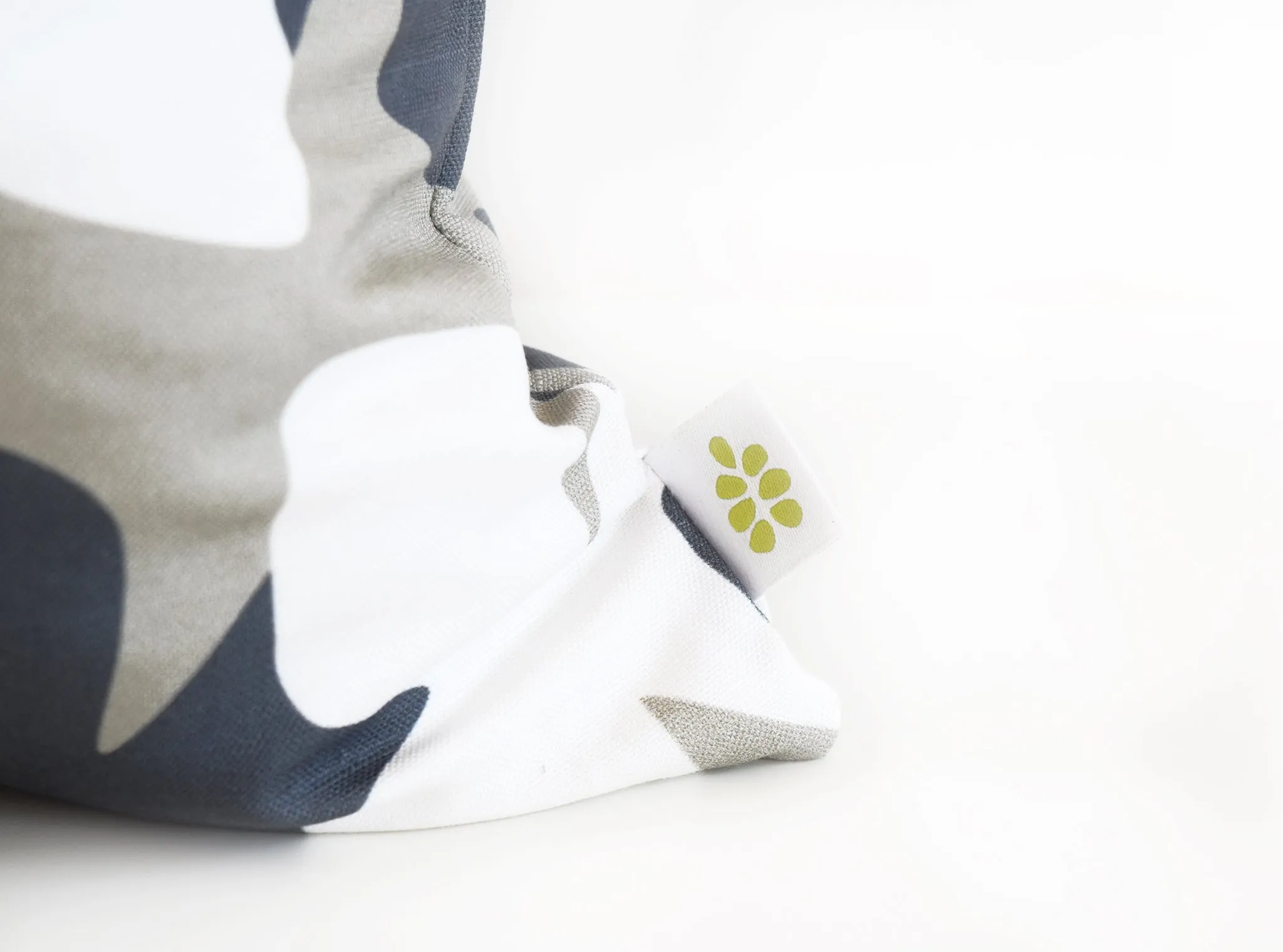 Tilt Linen Cotton Pillow (18x18) – Ink