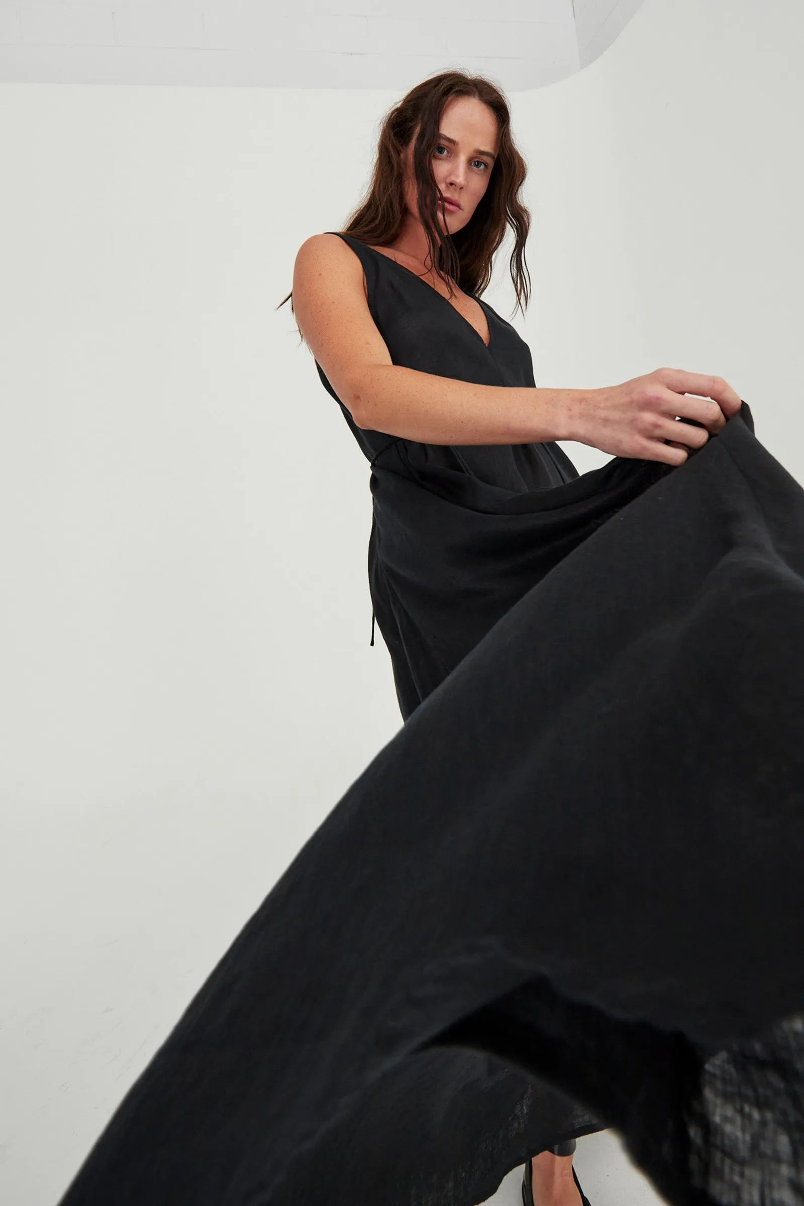 Venus Linen Maxi Dress Black