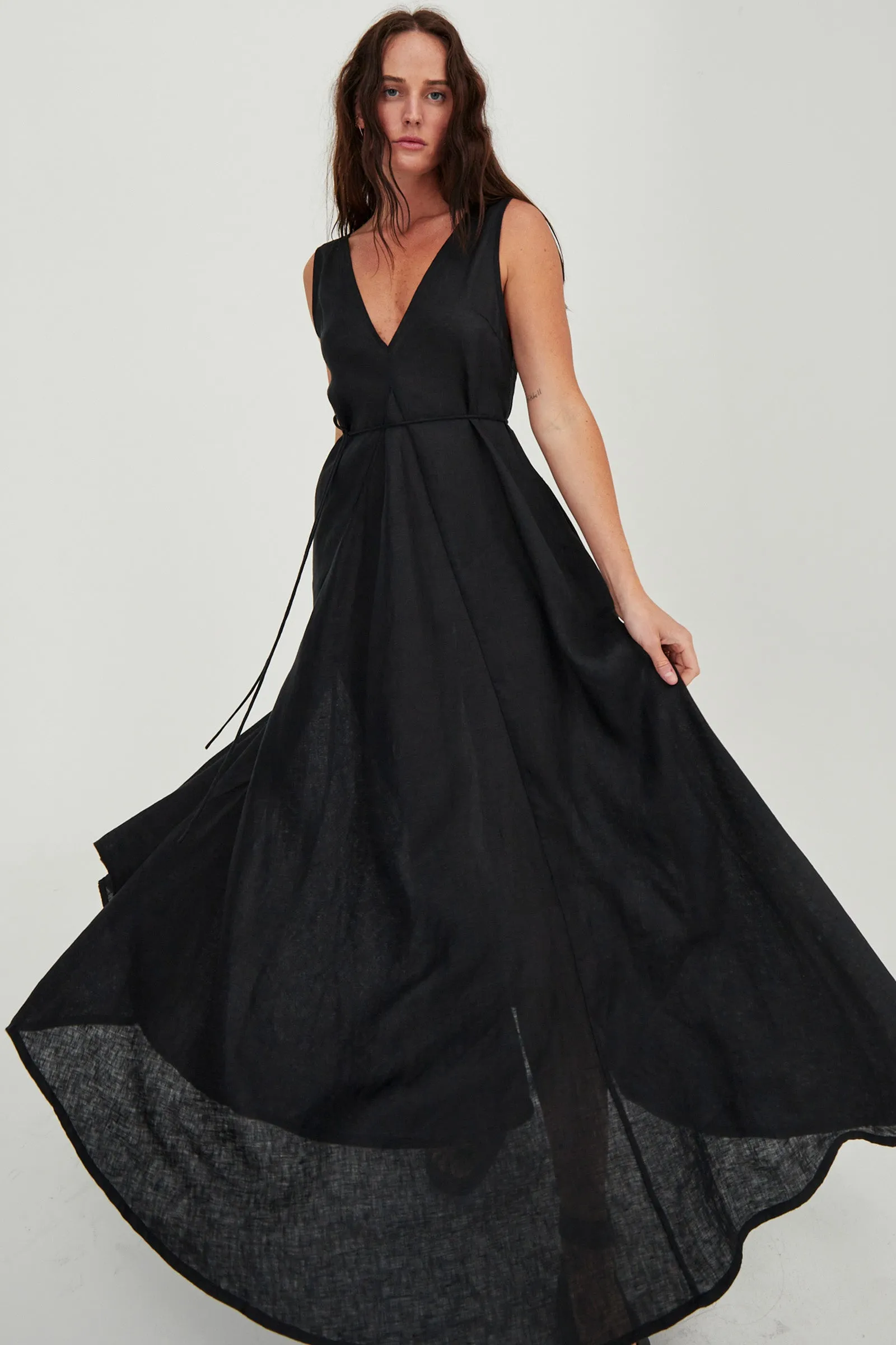 Venus Linen Maxi Dress Black