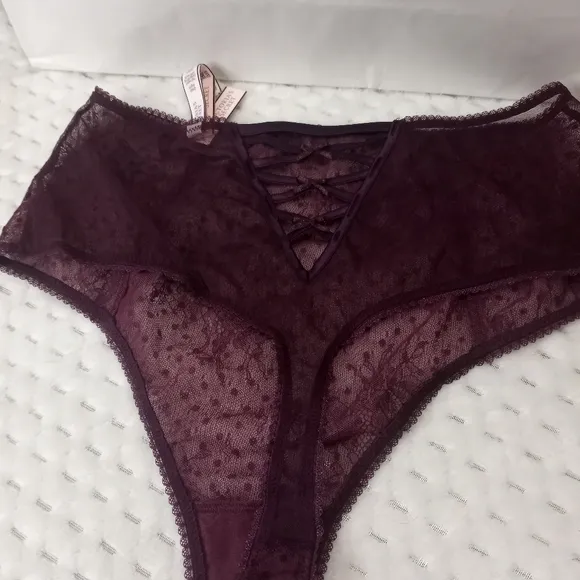 Victoria Sicret set bra and high waisted thong