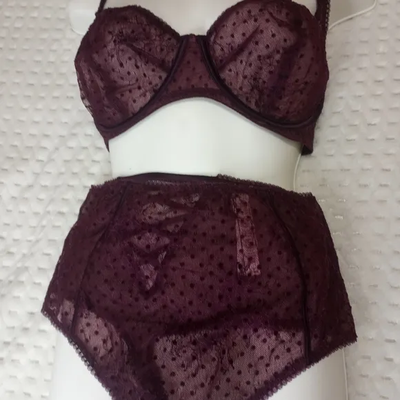 Victoria Sicret set bra and high waisted thong