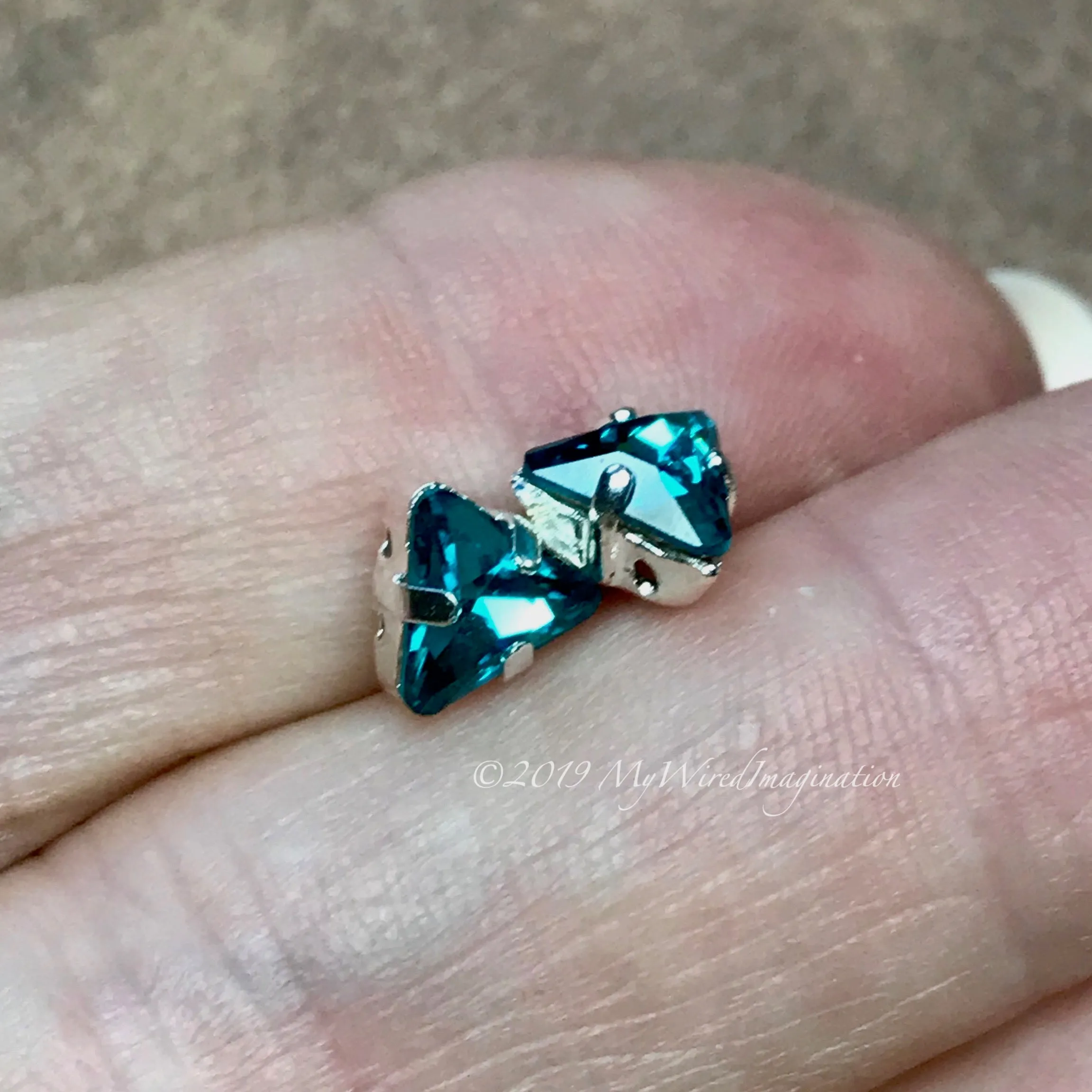Vintage 6mm Swarovski Triangle Art 4722 2pcs  Sapphire,Olivine, Blue Zircon or Tanzanite with Setting