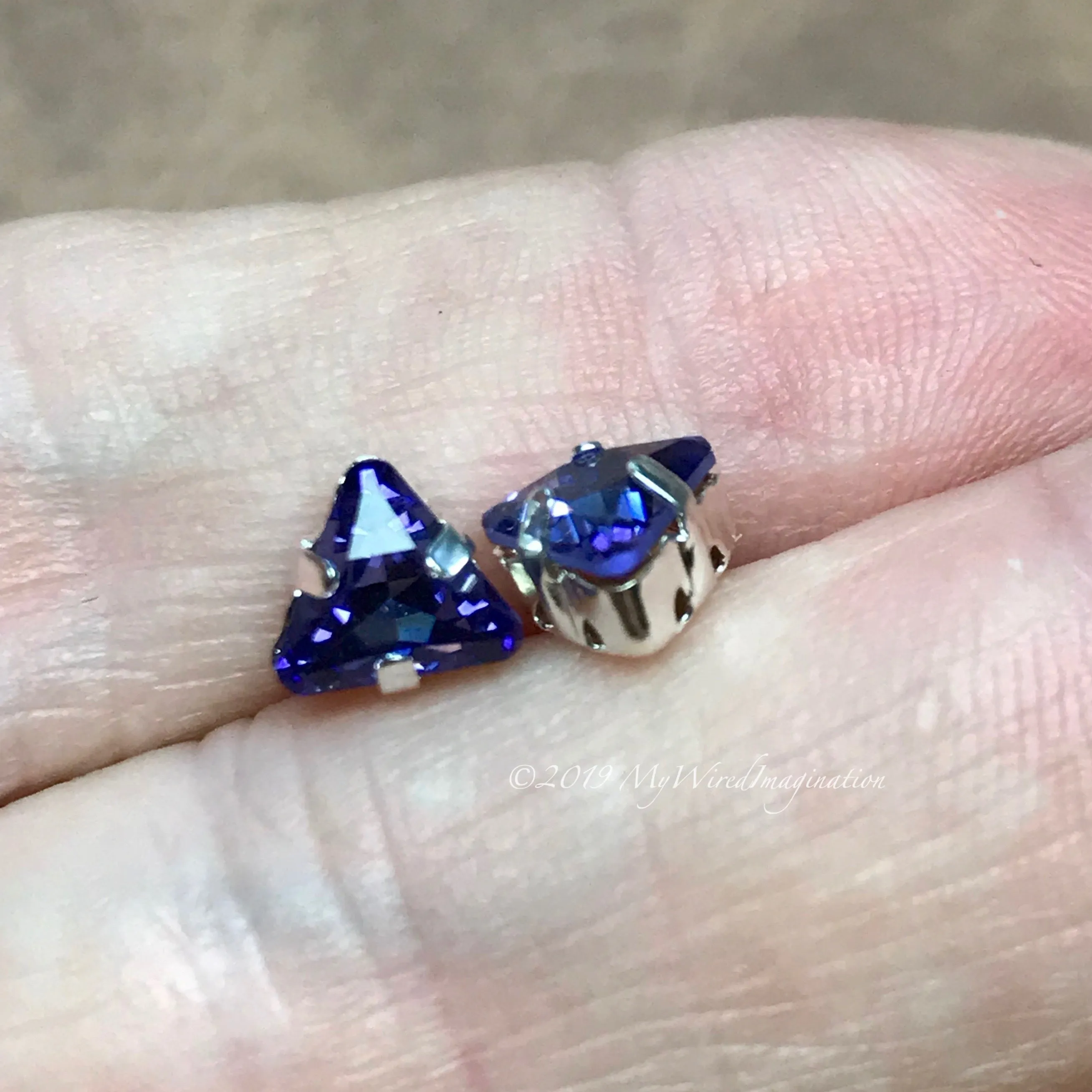 Vintage 6mm Swarovski Triangle Art 4722 2pcs  Sapphire,Olivine, Blue Zircon or Tanzanite with Setting