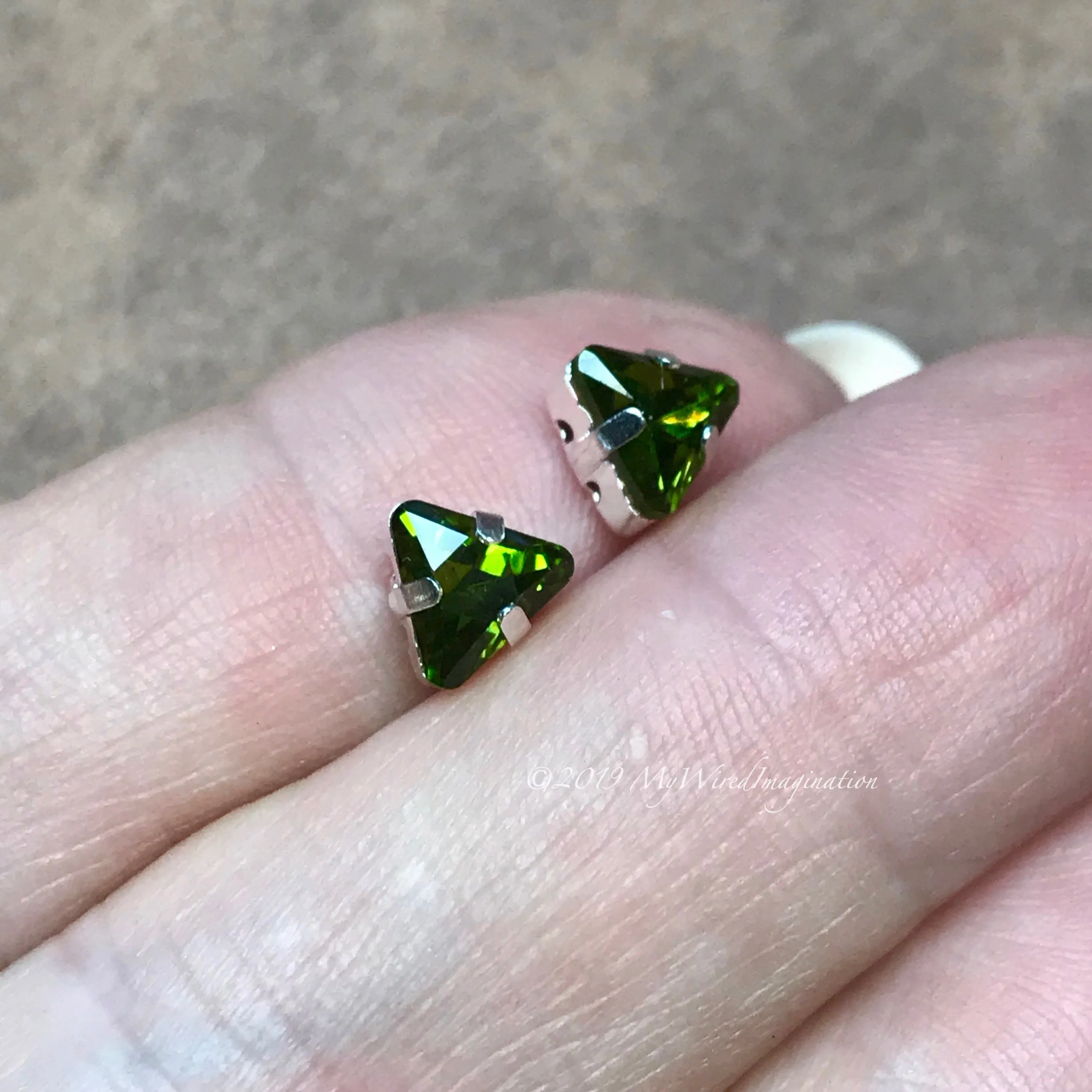 Vintage 6mm Swarovski Triangle Art 4722 2pcs  Sapphire,Olivine, Blue Zircon or Tanzanite with Setting