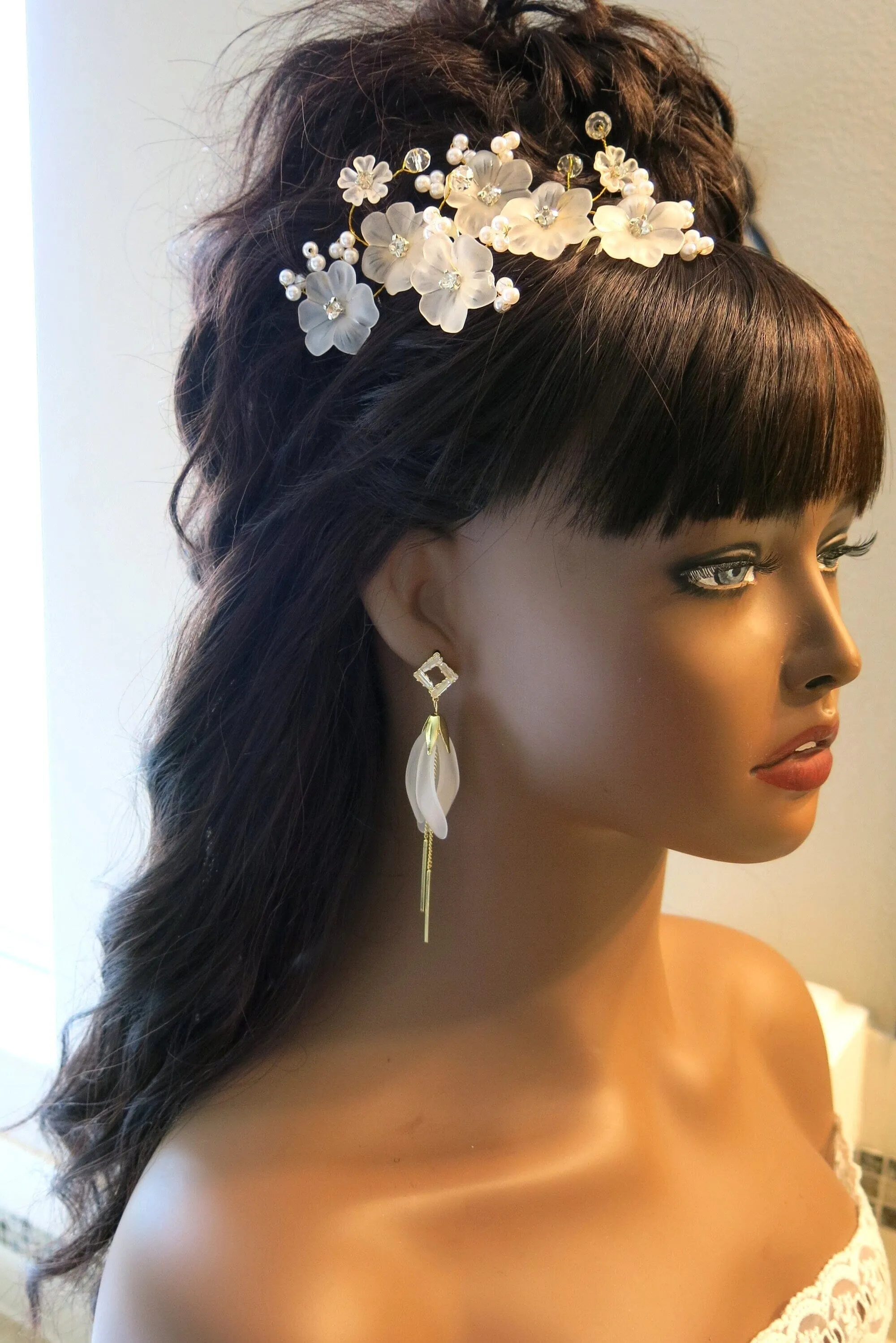 White Flower 2 PC Hair Comb Set, Wedding Floral Pearl Hairpiece 2 PC Set, Bridal White Floral Small Hair Comb Set