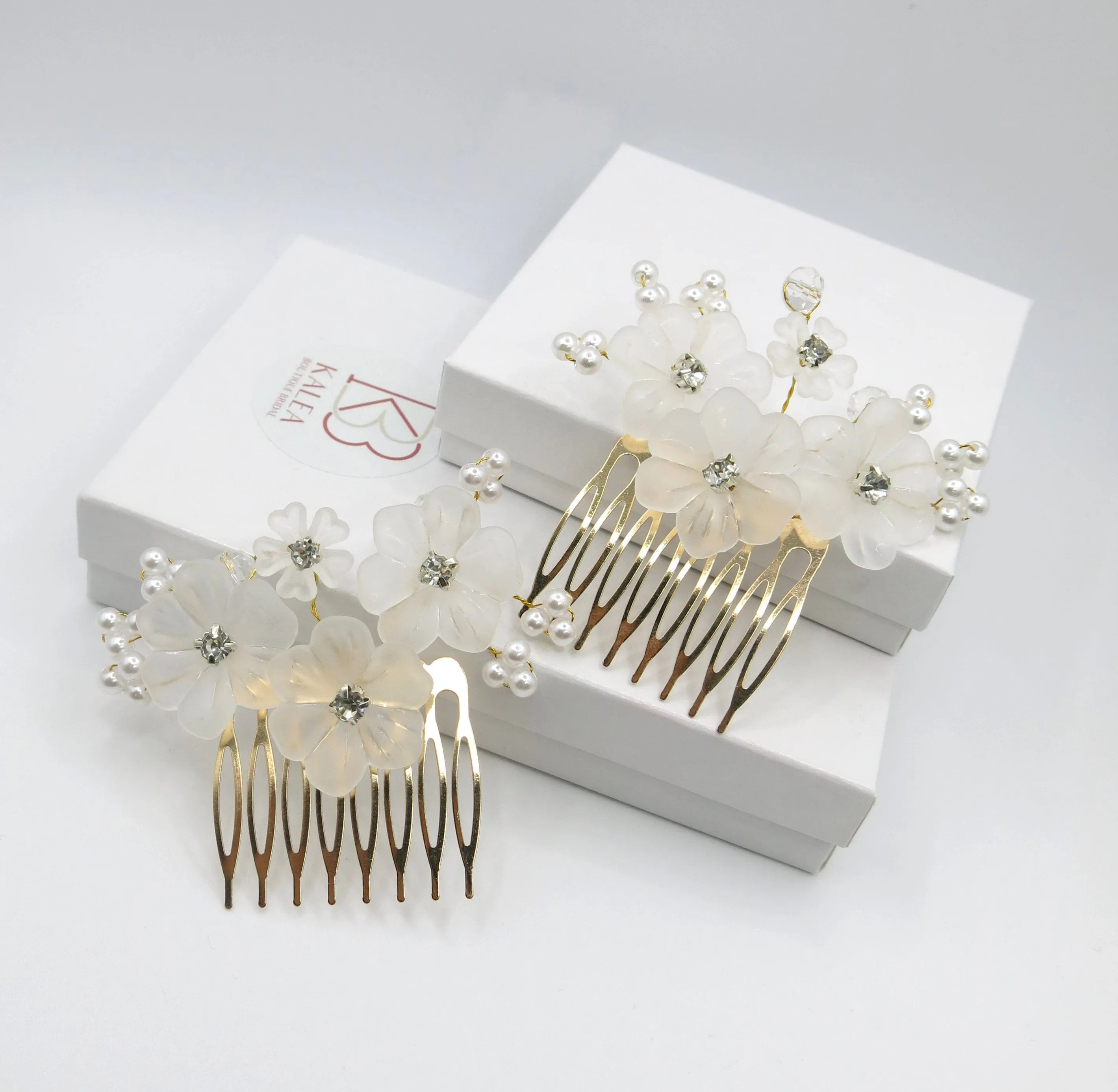 White Flower 2 PC Hair Comb Set, Wedding Floral Pearl Hairpiece 2 PC Set, Bridal White Floral Small Hair Comb Set