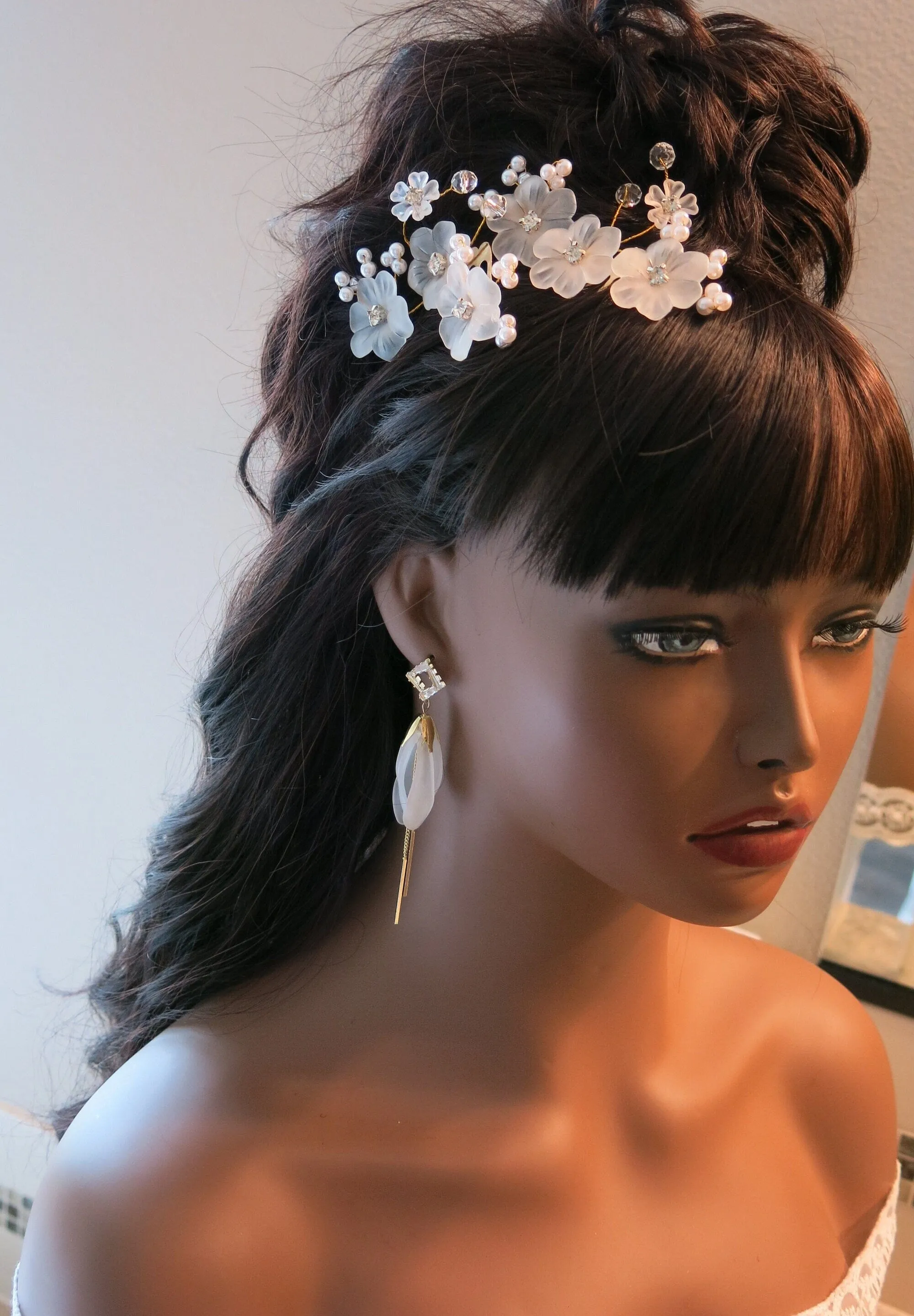 White Flower 2 PC Hair Comb Set, Wedding Floral Pearl Hairpiece 2 PC Set, Bridal White Floral Small Hair Comb Set